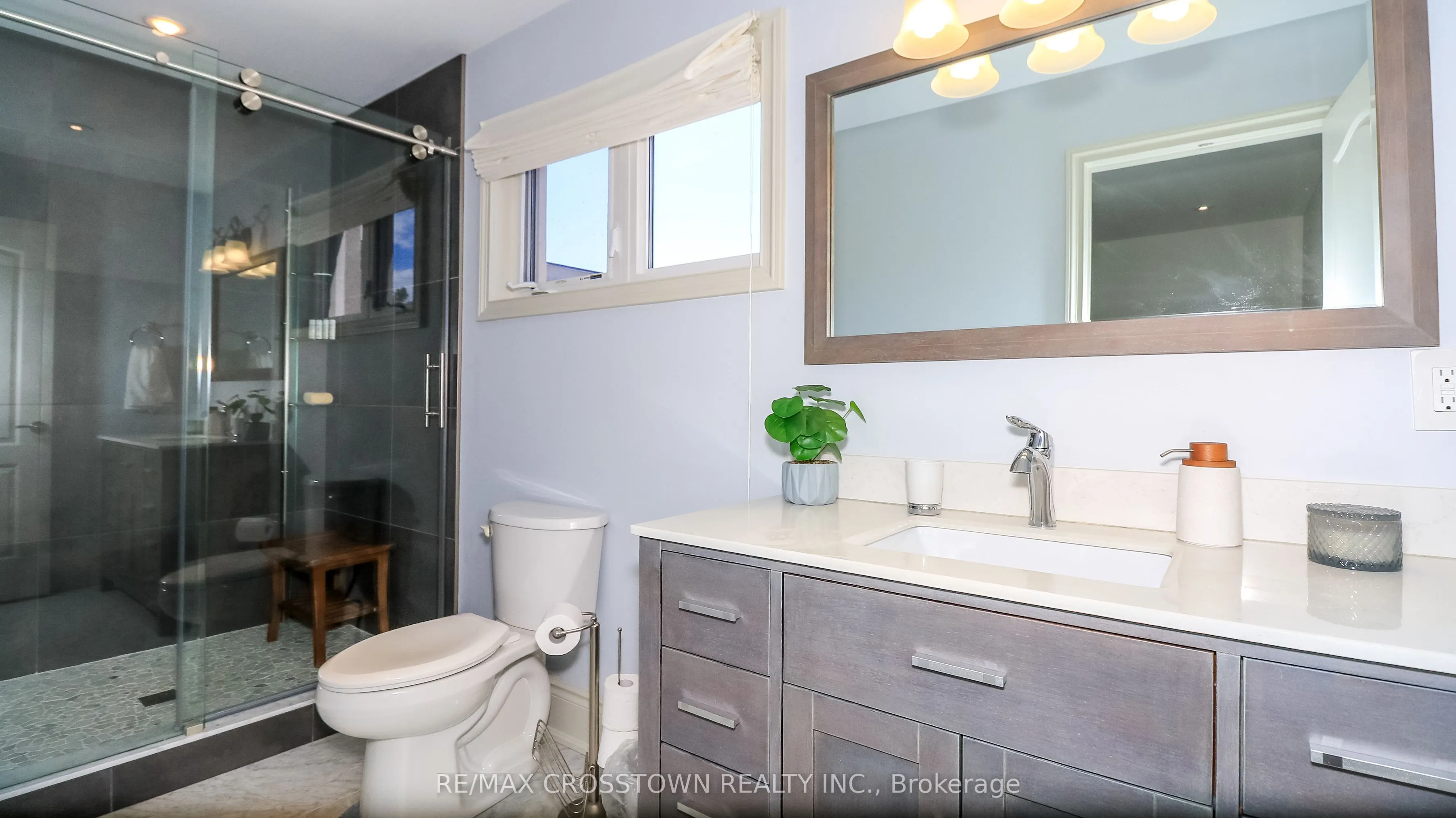 183 Lakeshore Road W
