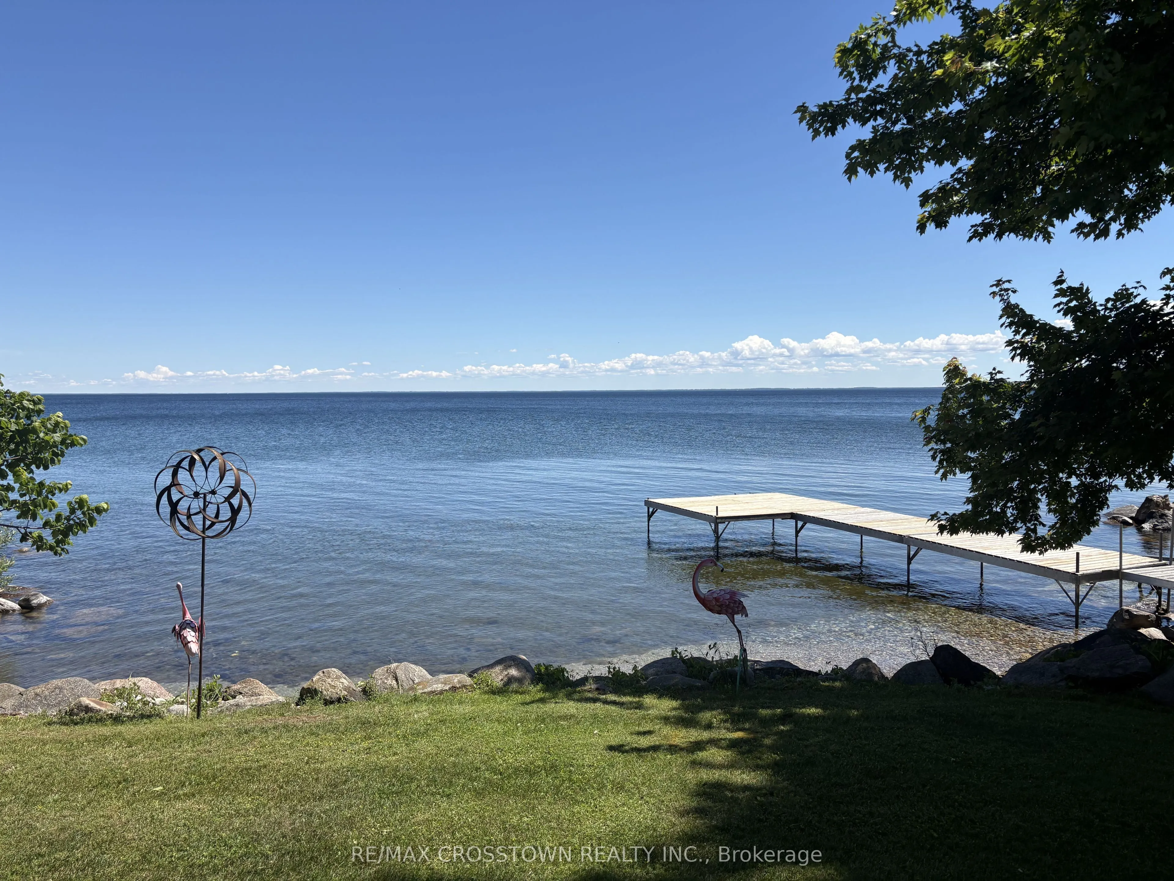 183 Lakeshore Road W