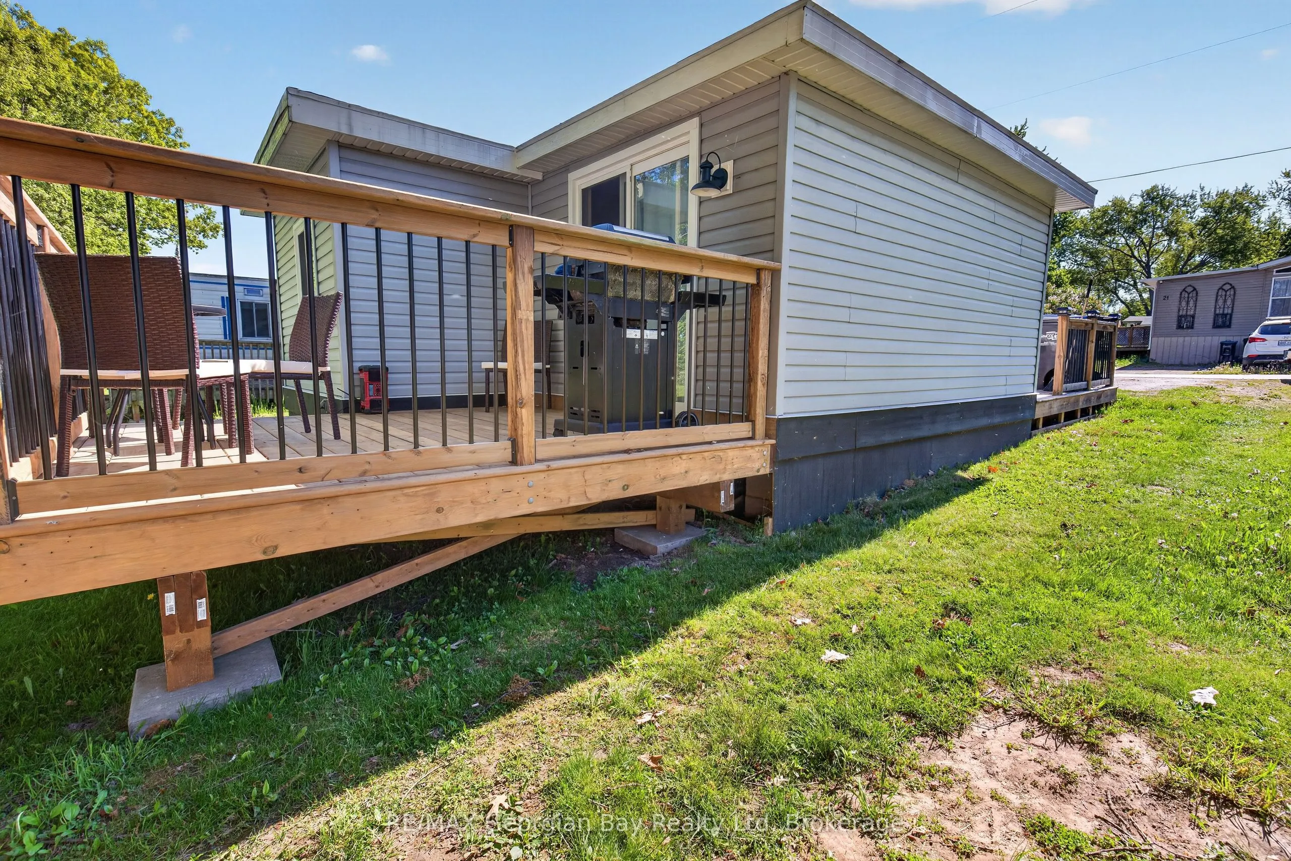 24 Lakeshore Road