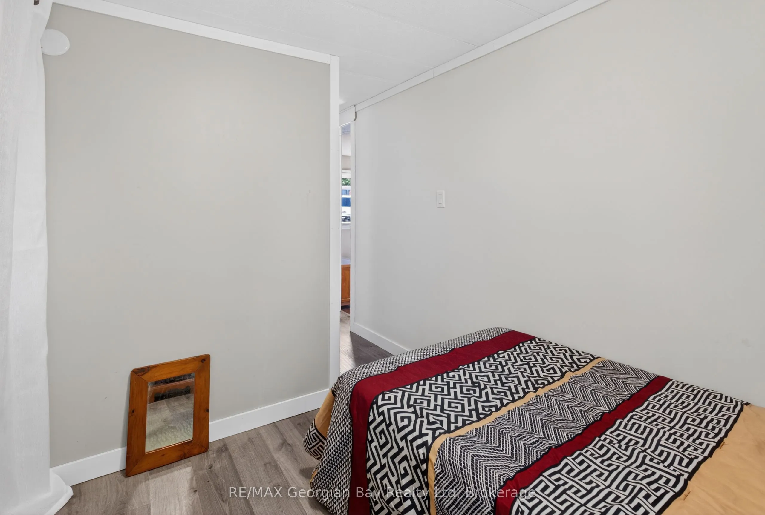 24 Lakeshore Road