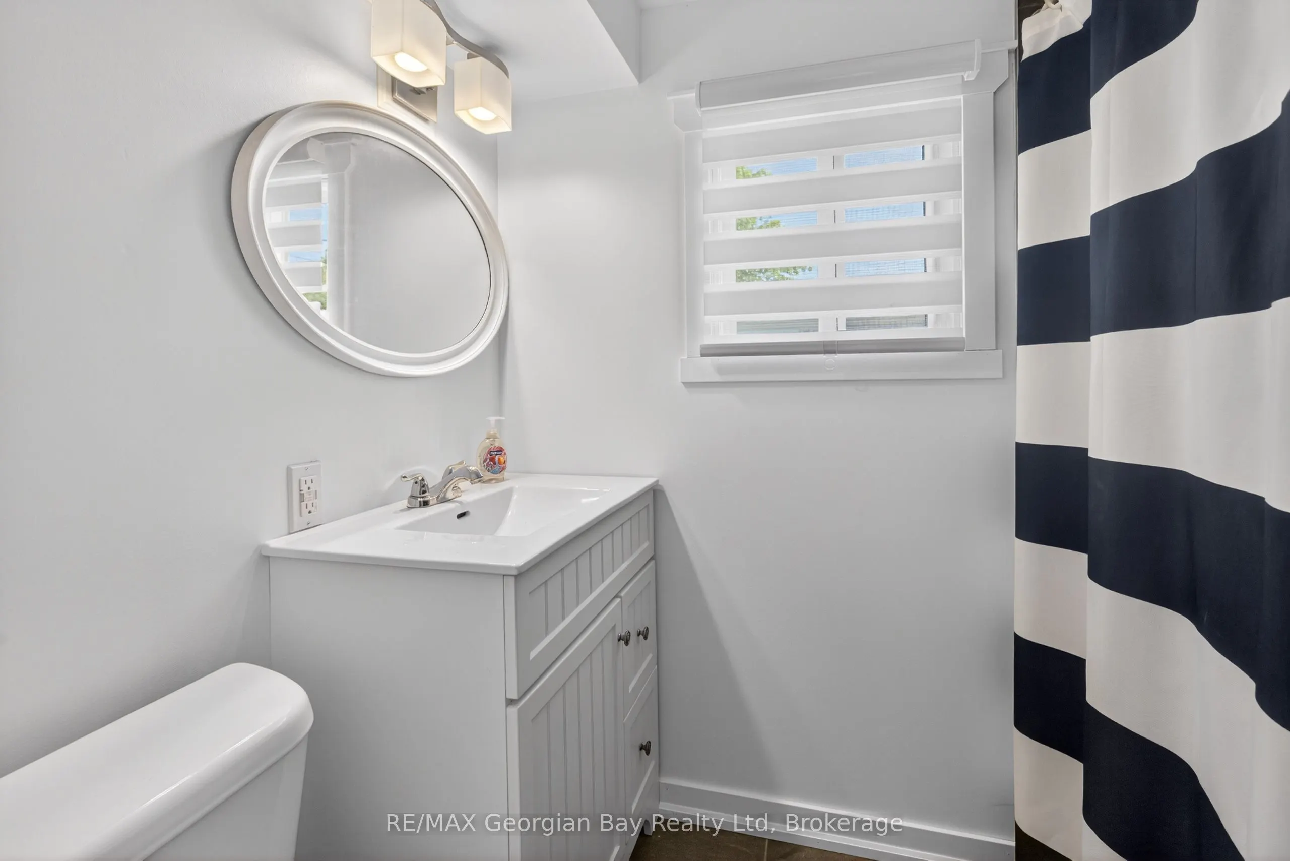 24 Lakeshore Road