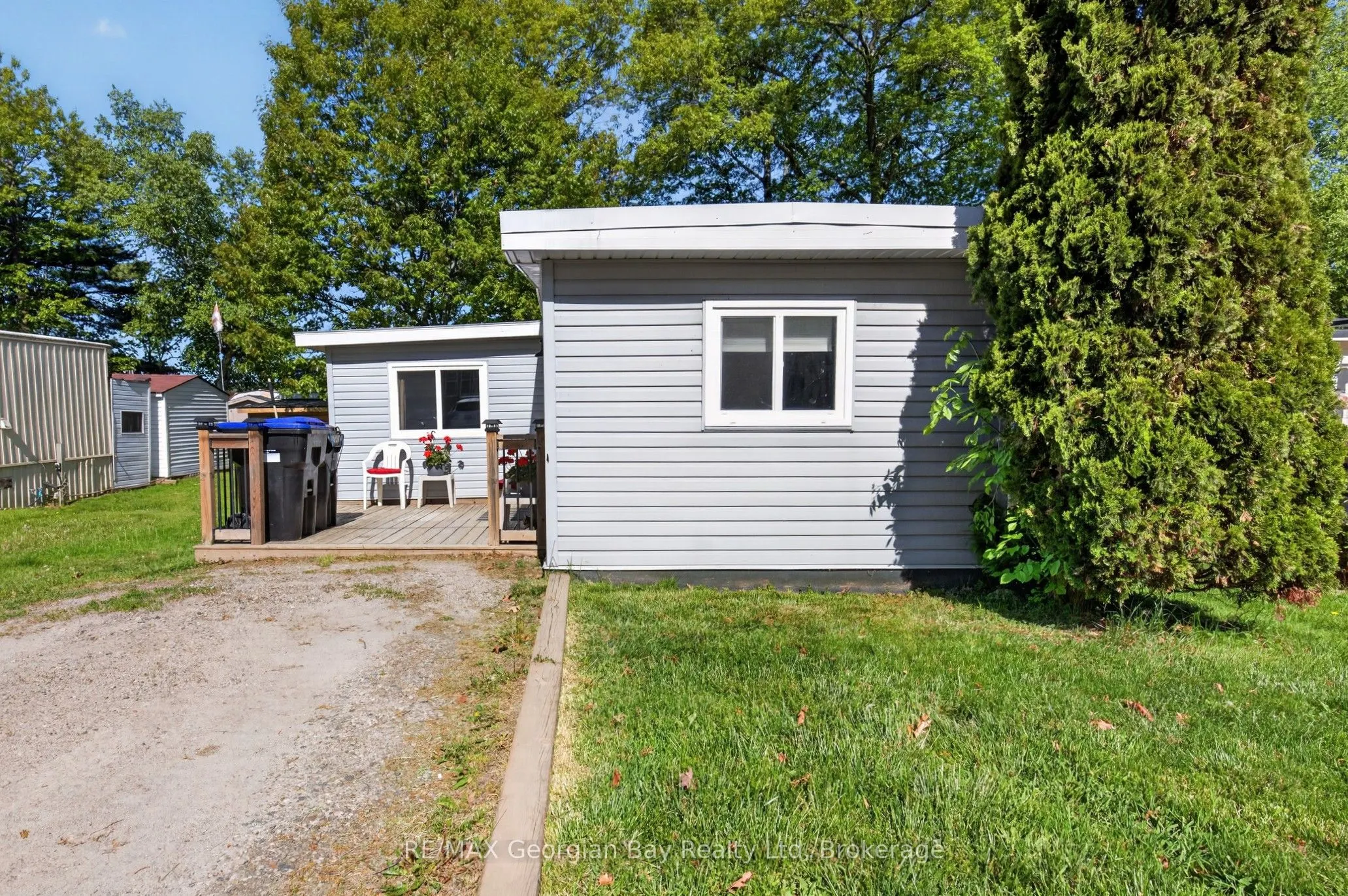 24 Lakeshore Road