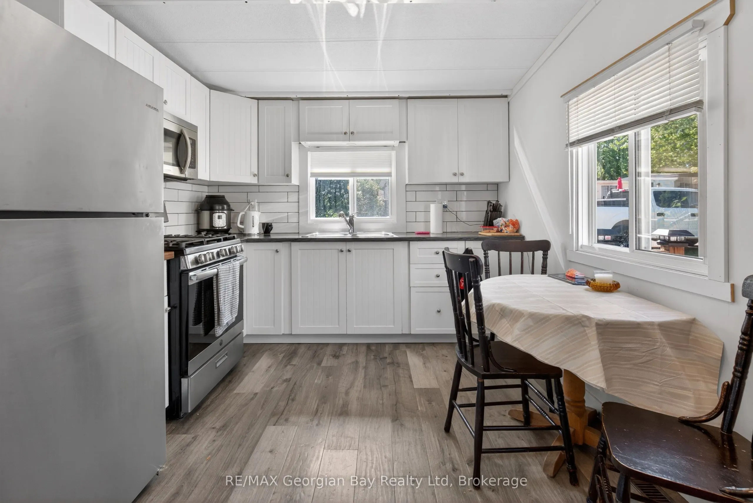 24 Lakeshore Road