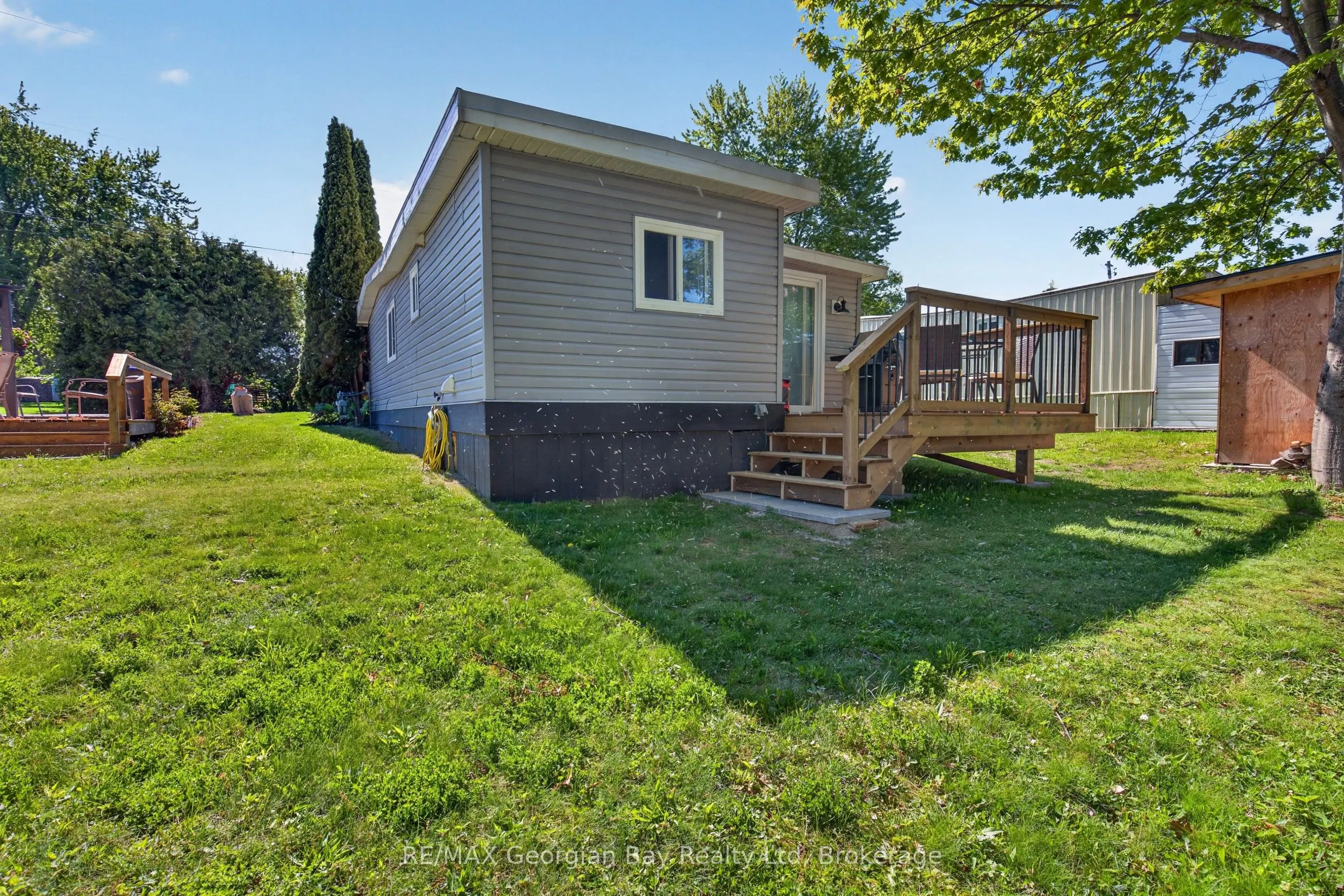 24 Lakeshore Road