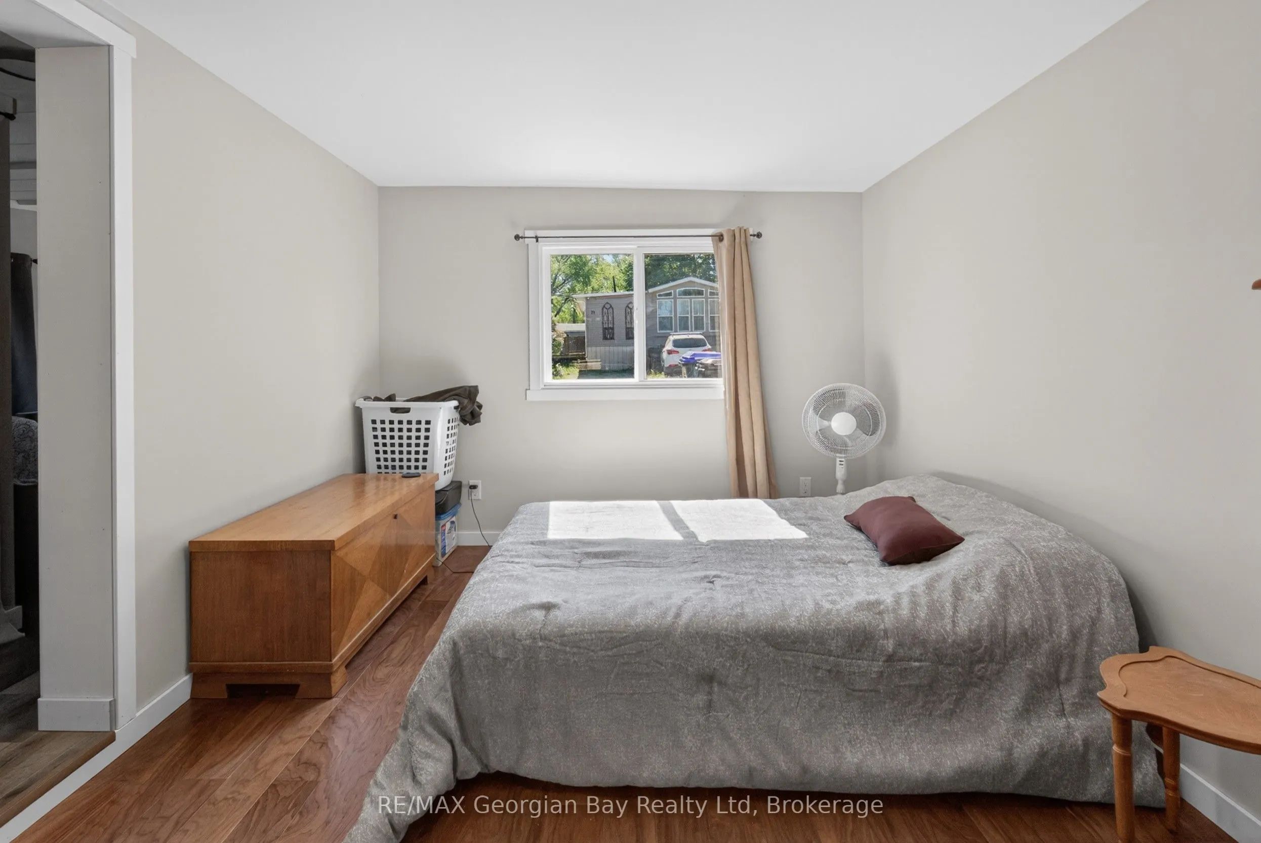 24 Lakeshore Road