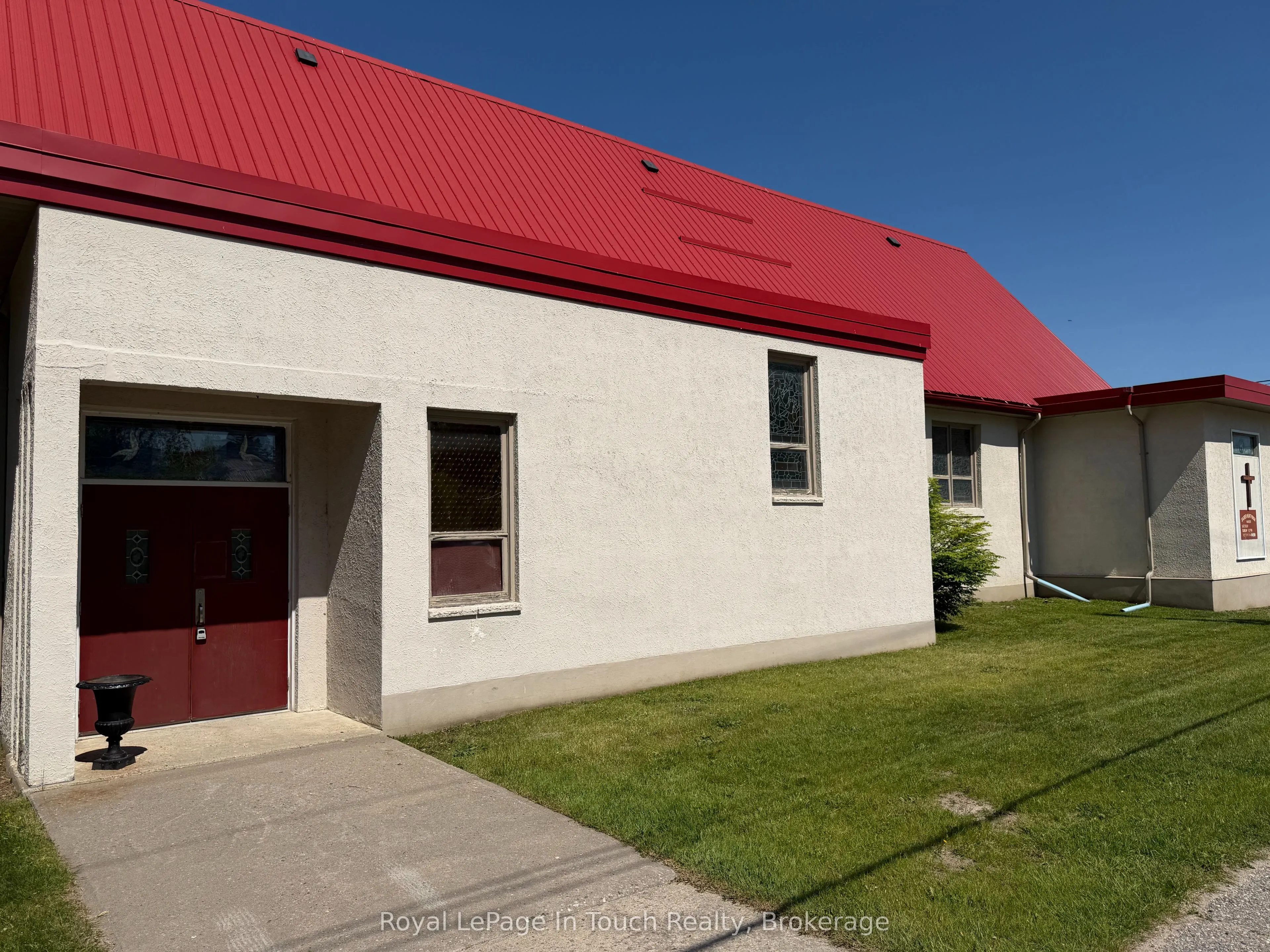 396 ASSINIBOIA Street
