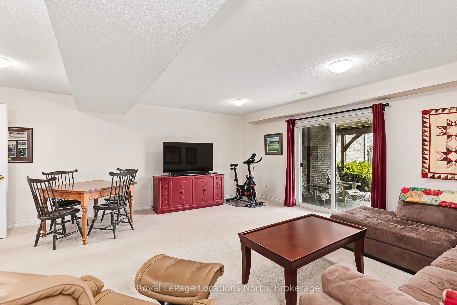 6 Thomas Drive