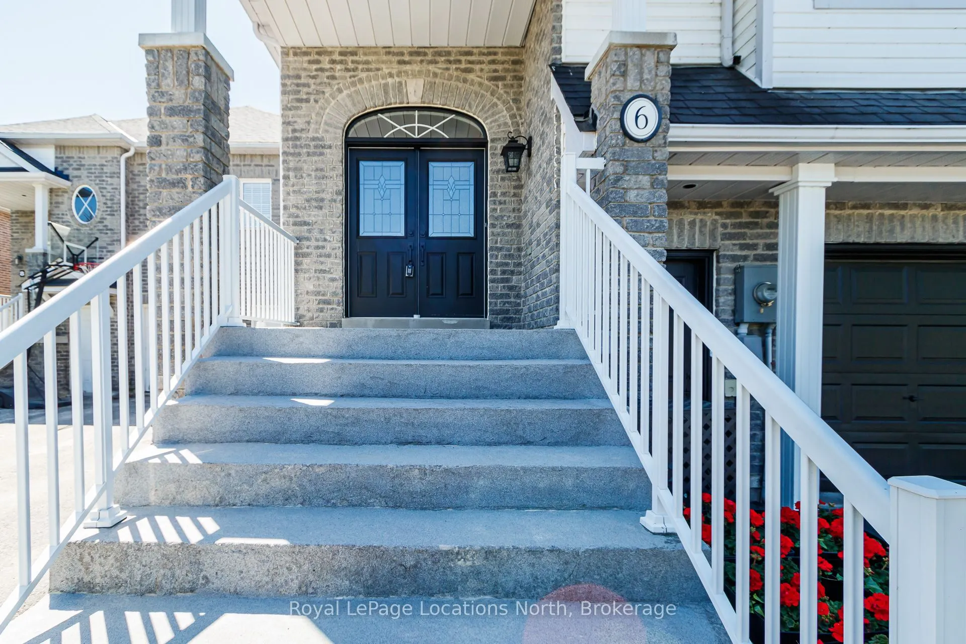 6 Thomas Drive