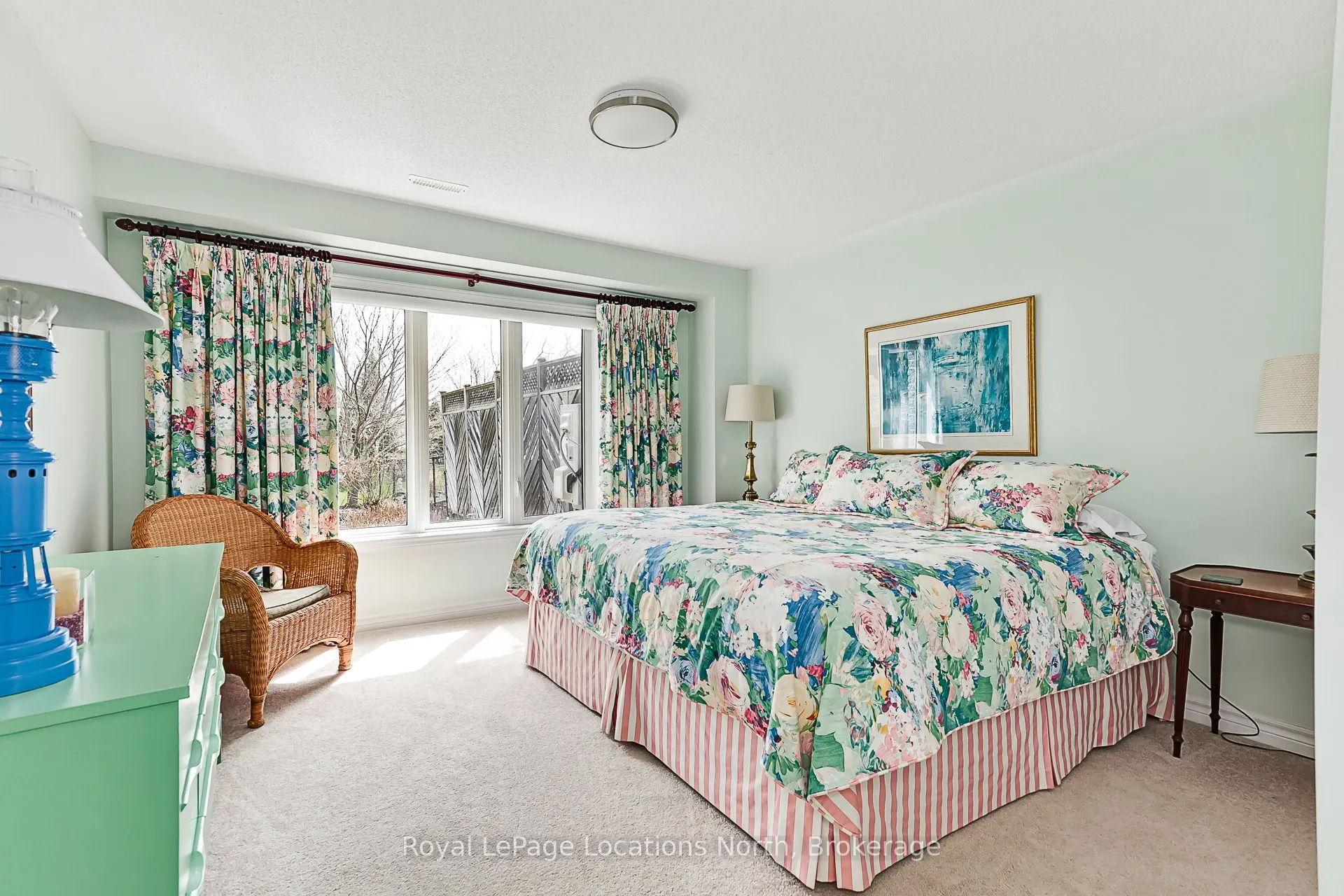 6 Thomas Drive