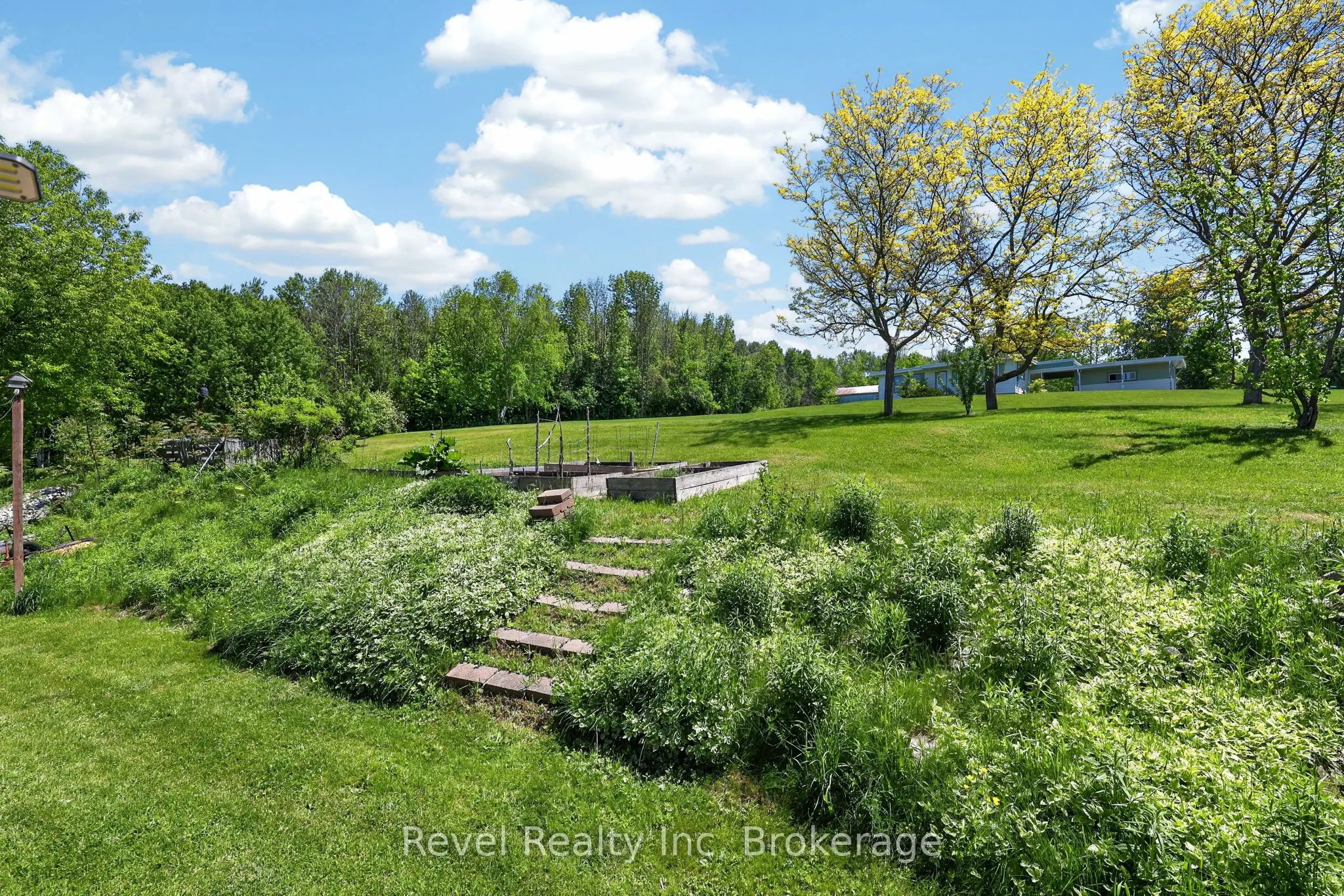 2391 Rumney Road
