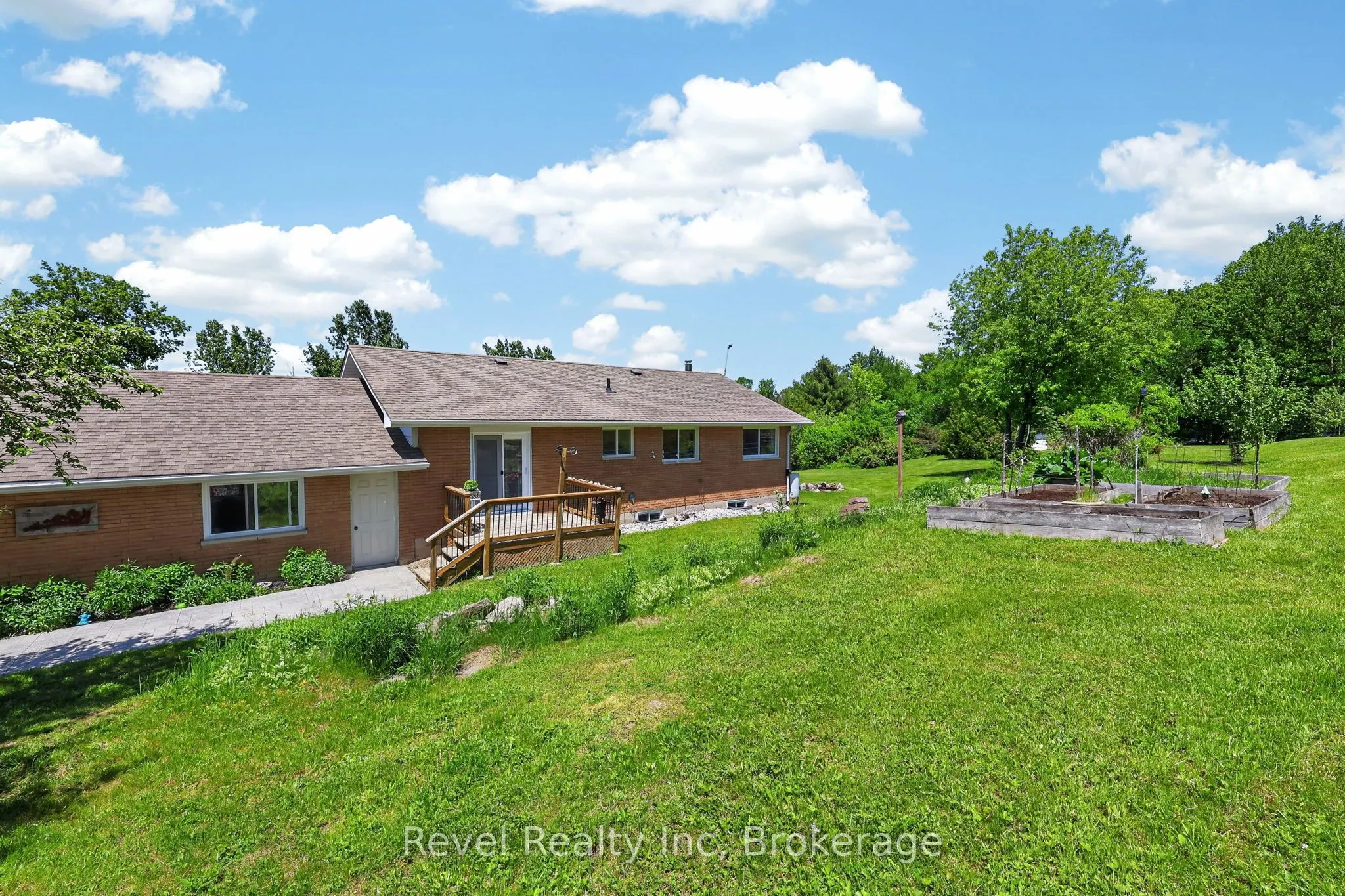 2391 Rumney Road