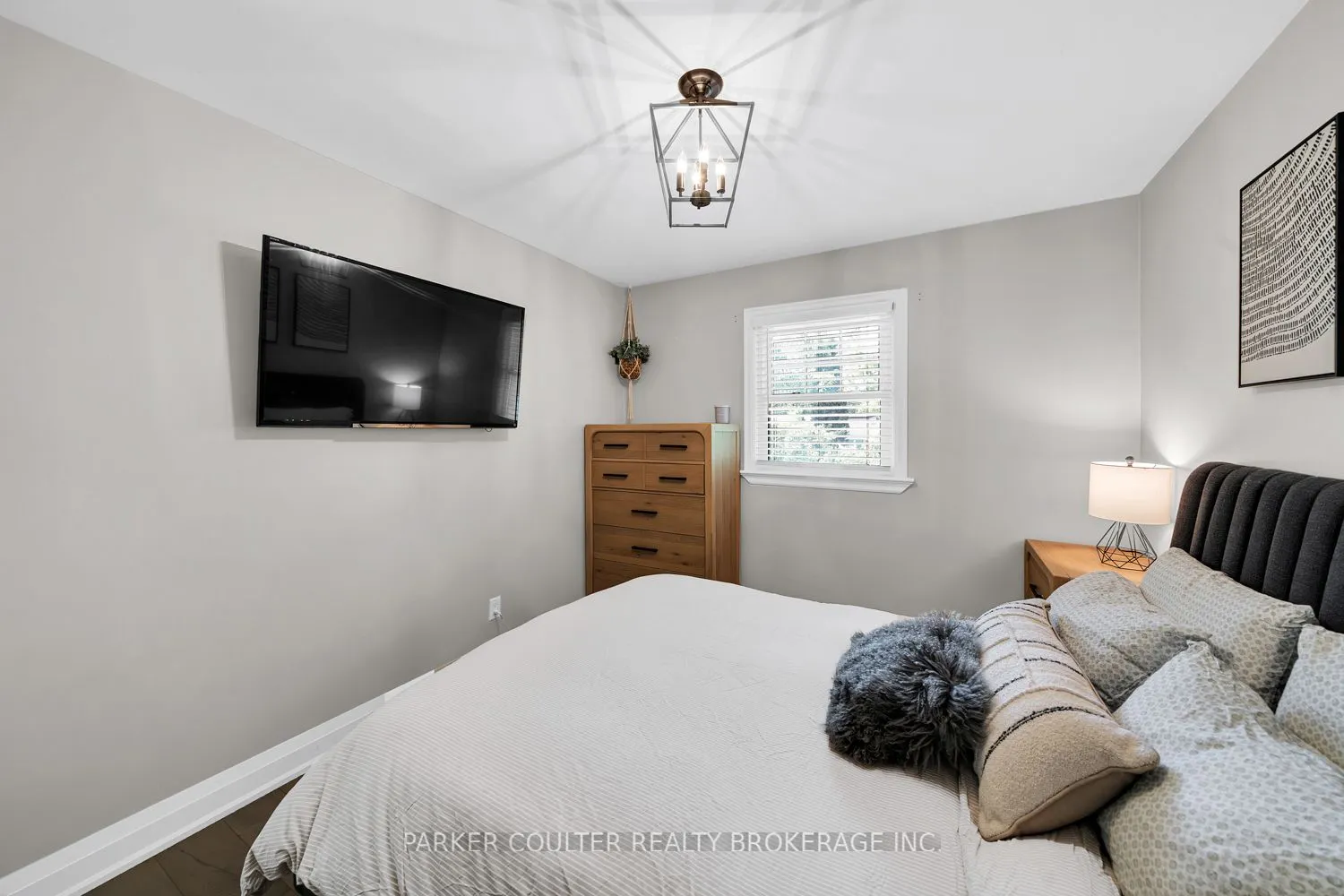 7 Oakley Park Square