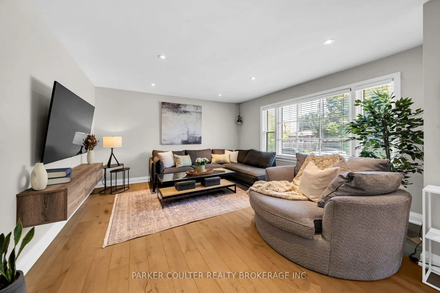 7 Oakley Park Square