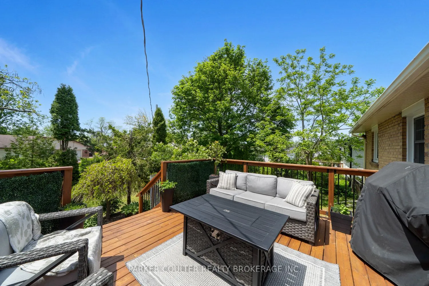 7 Oakley Park Square