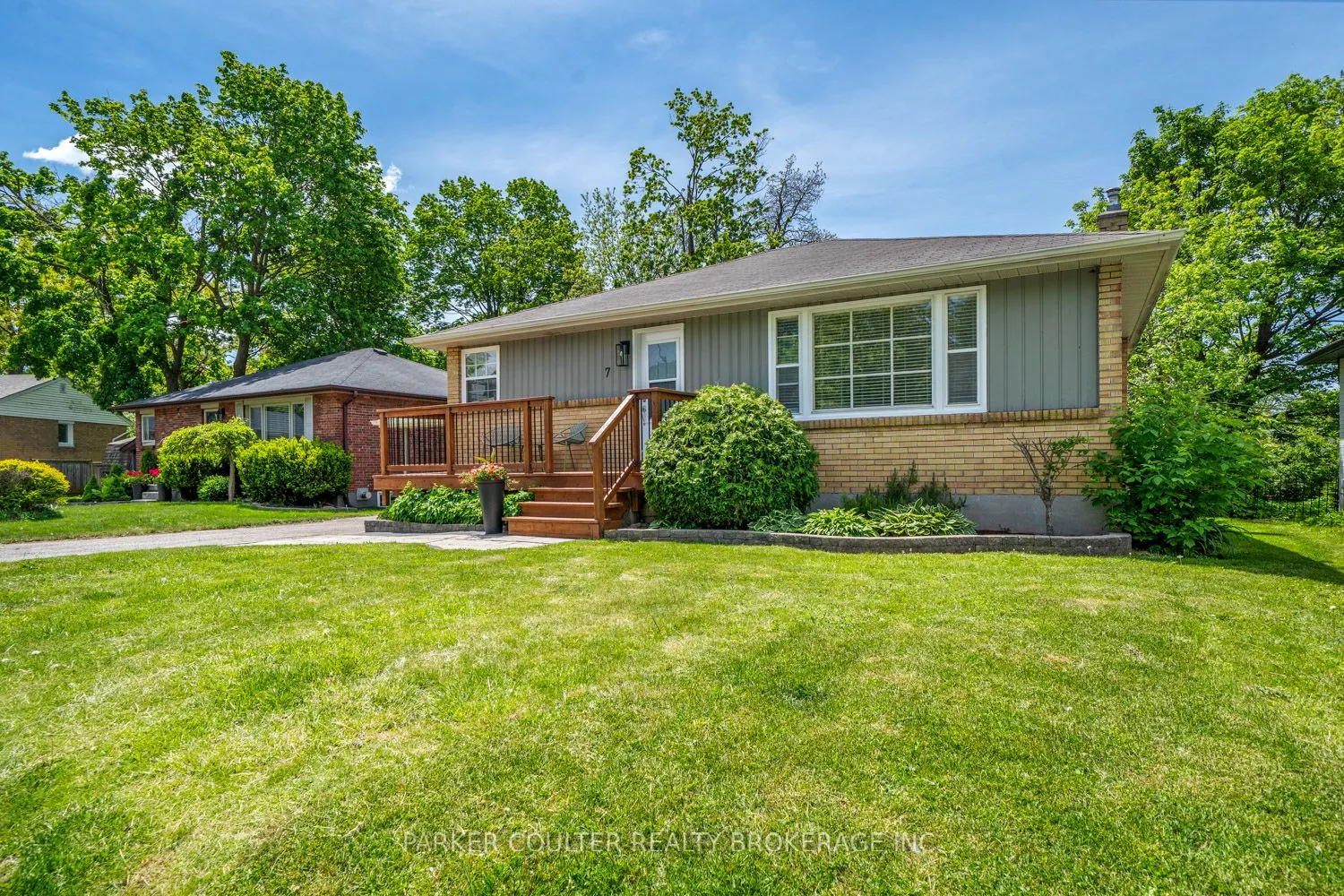 7 Oakley Park Square