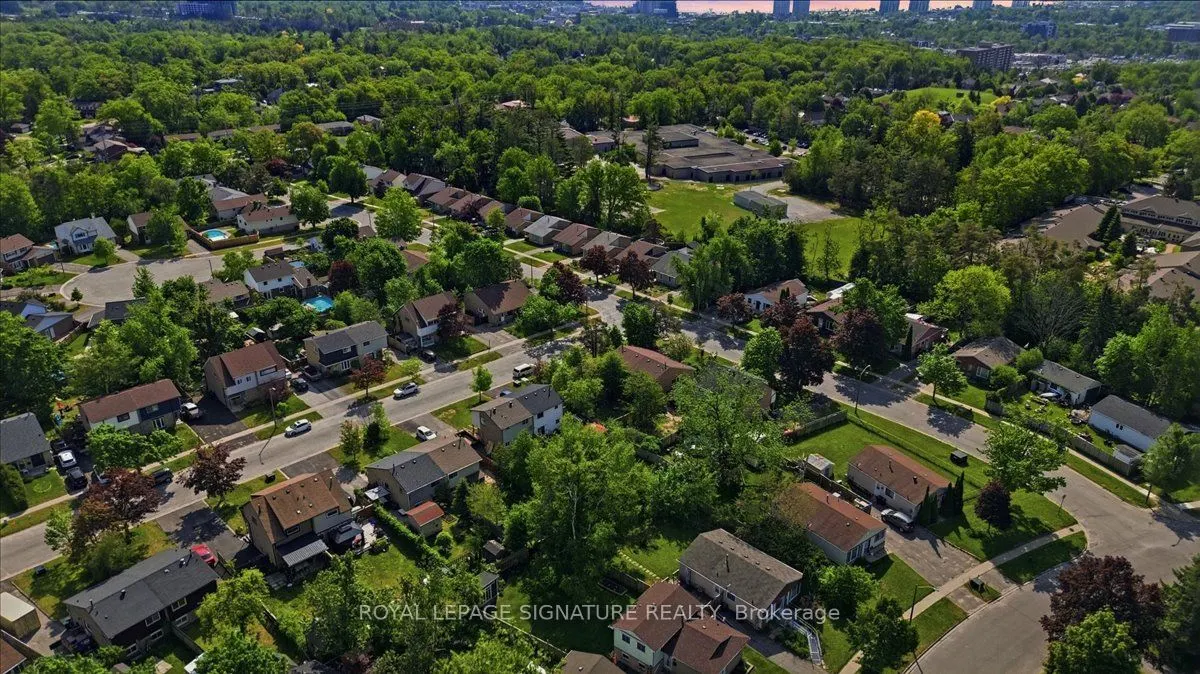 54 Scott Crescent