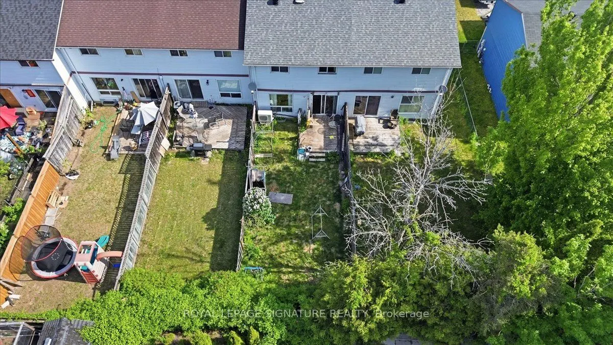 54 Scott Crescent