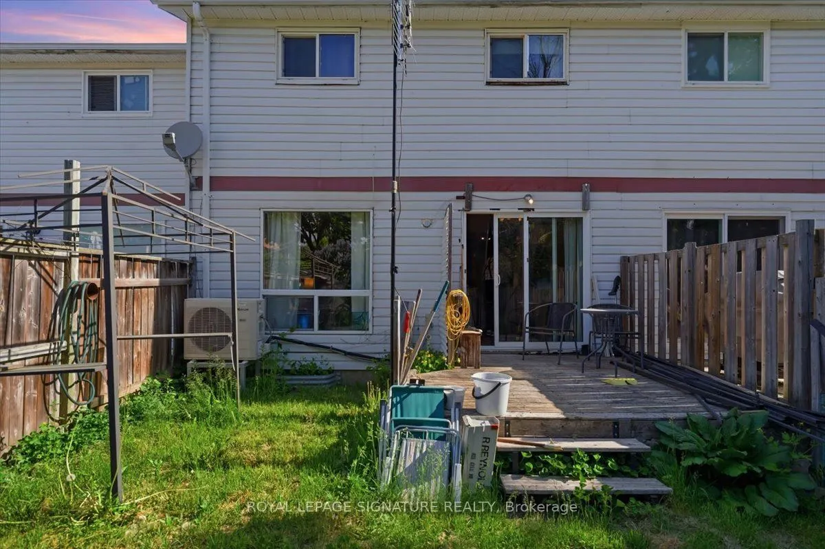 54 Scott Crescent