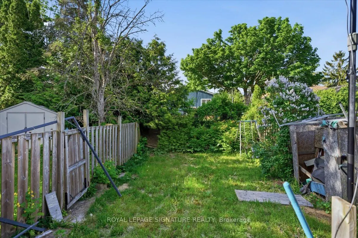 54 Scott Crescent