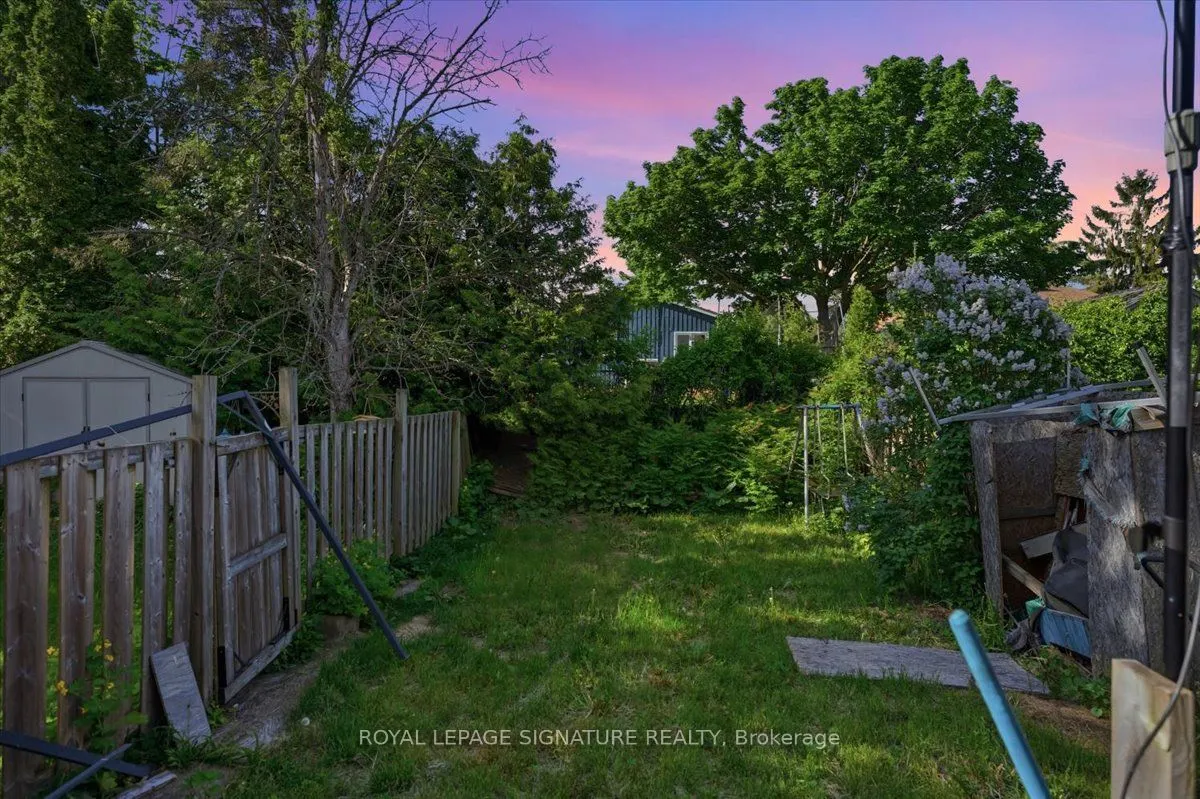 54 Scott Crescent