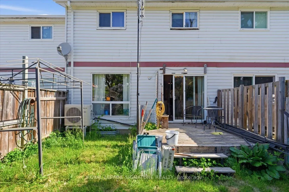 54 Scott Crescent