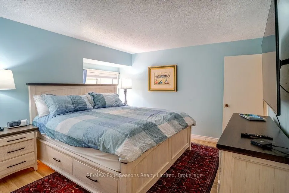 158 Escarpment Crescent #158
