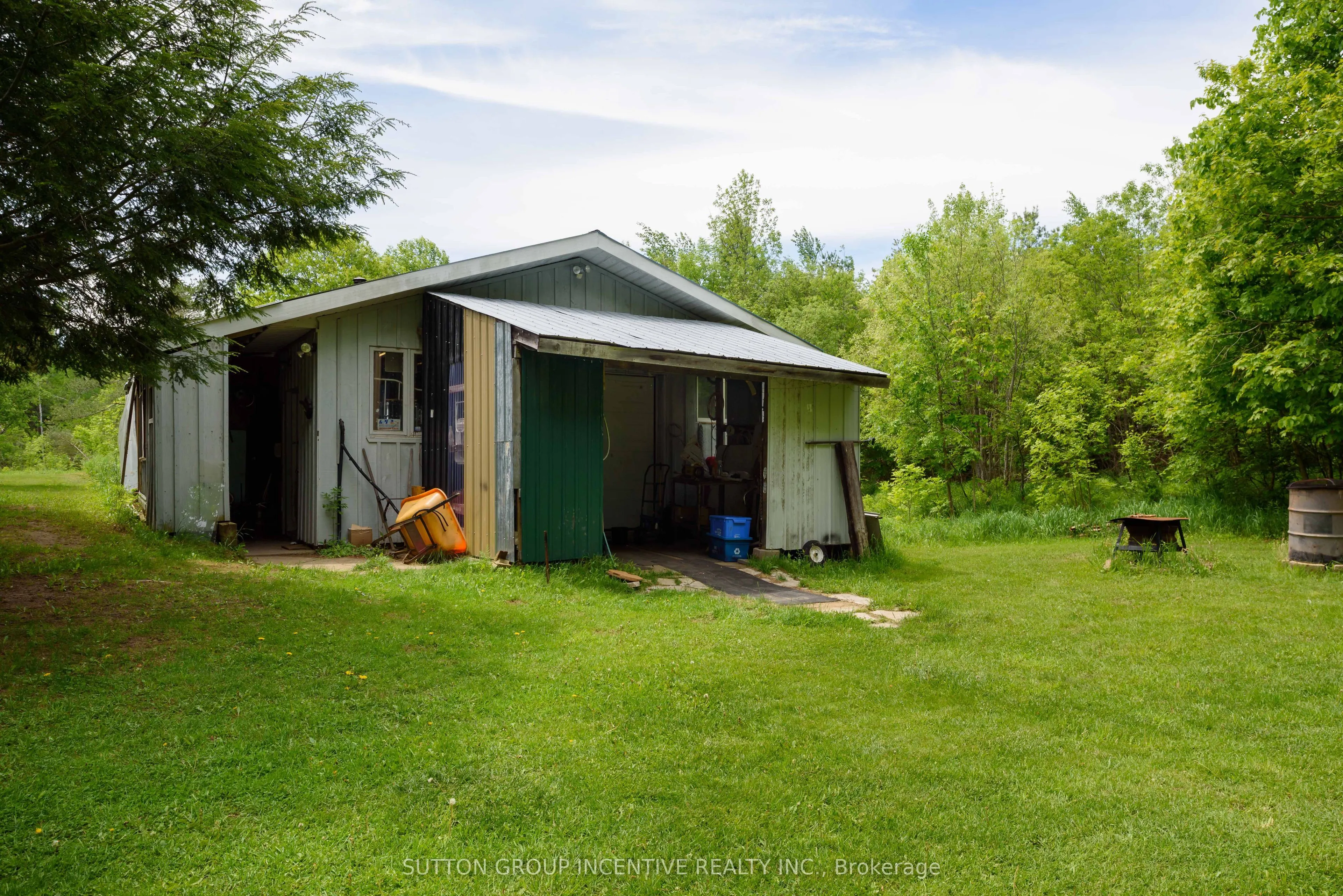 9408 Provincial Hwy 11 Highway