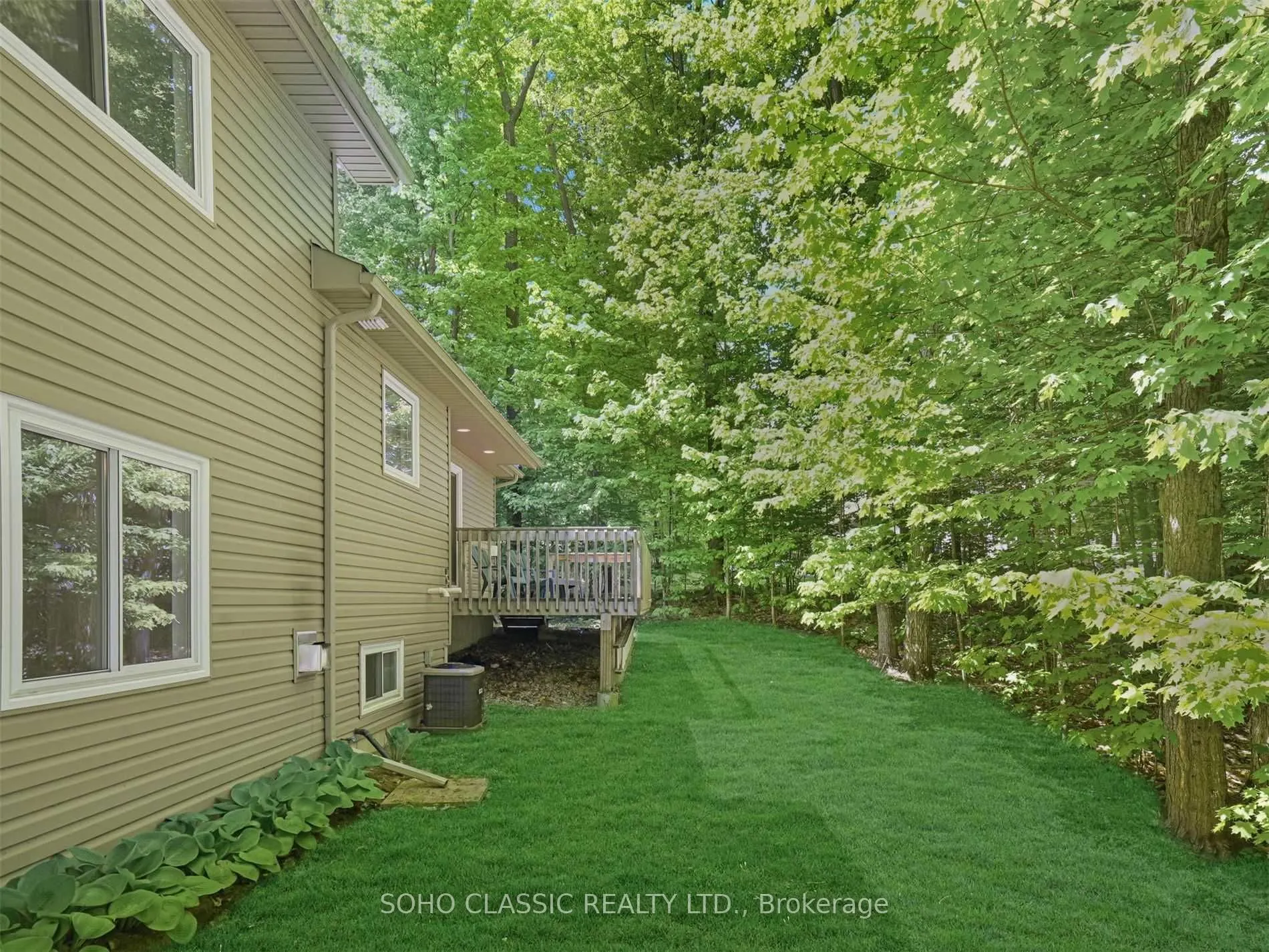 16 Oneida Avenue