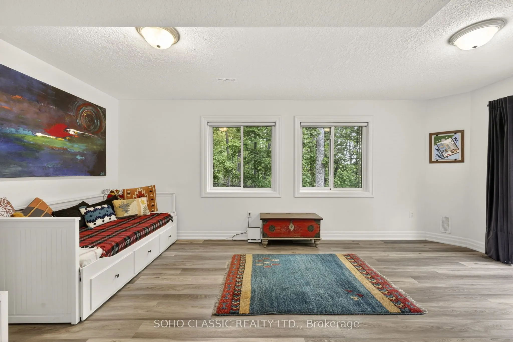 16 Oneida Avenue