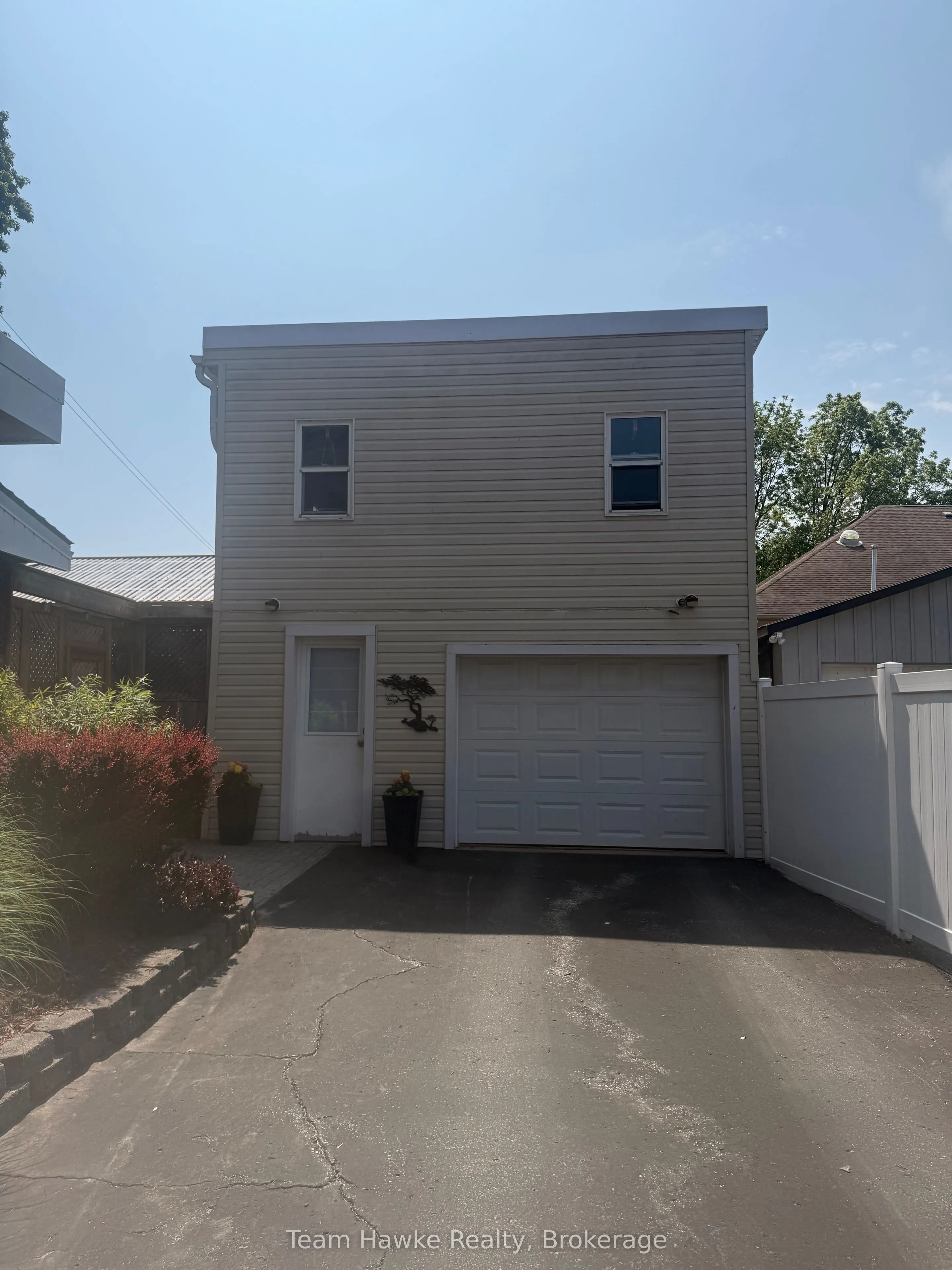 443 Elizabeth Street