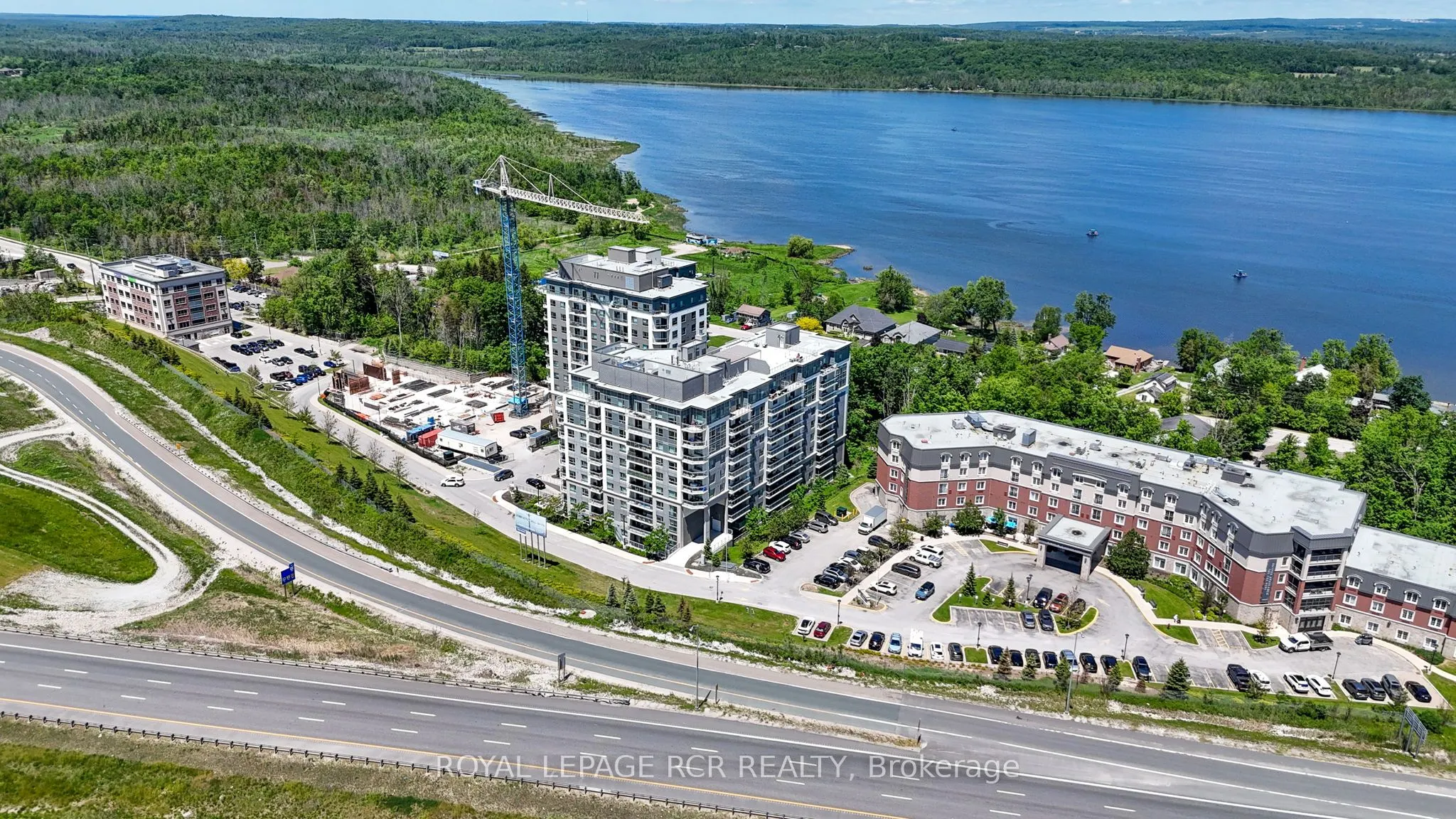 58 Lakeside Terrace #808