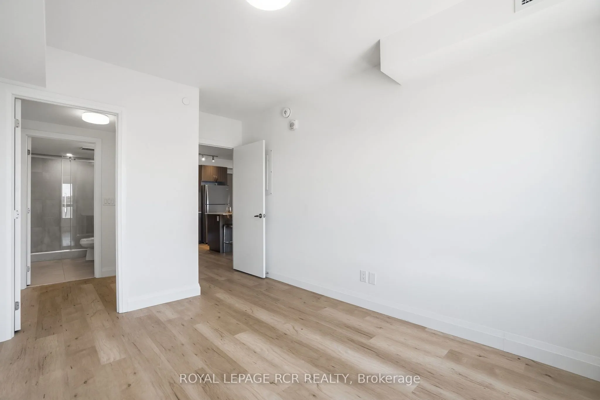 58 Lakeside Terrace #808