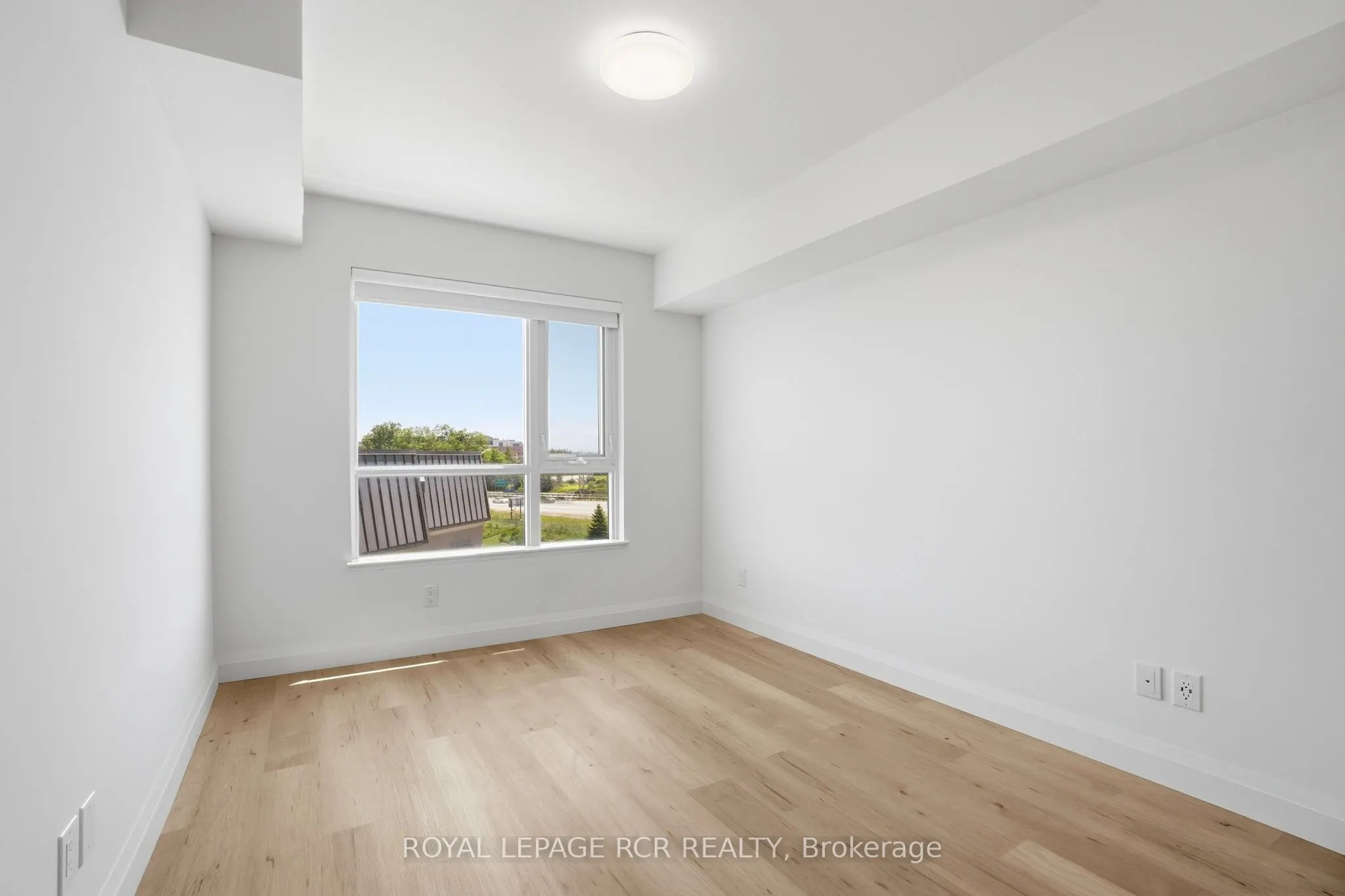 58 Lakeside Terrace #808