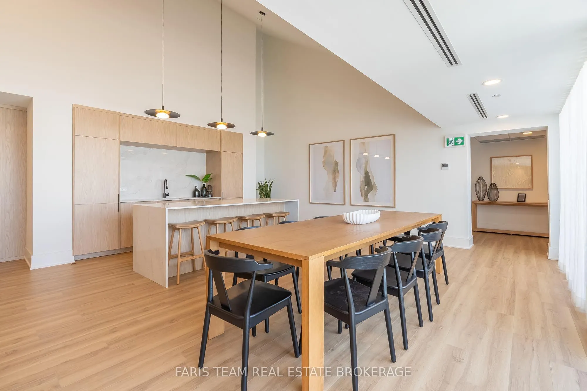 31 Huron Street #209