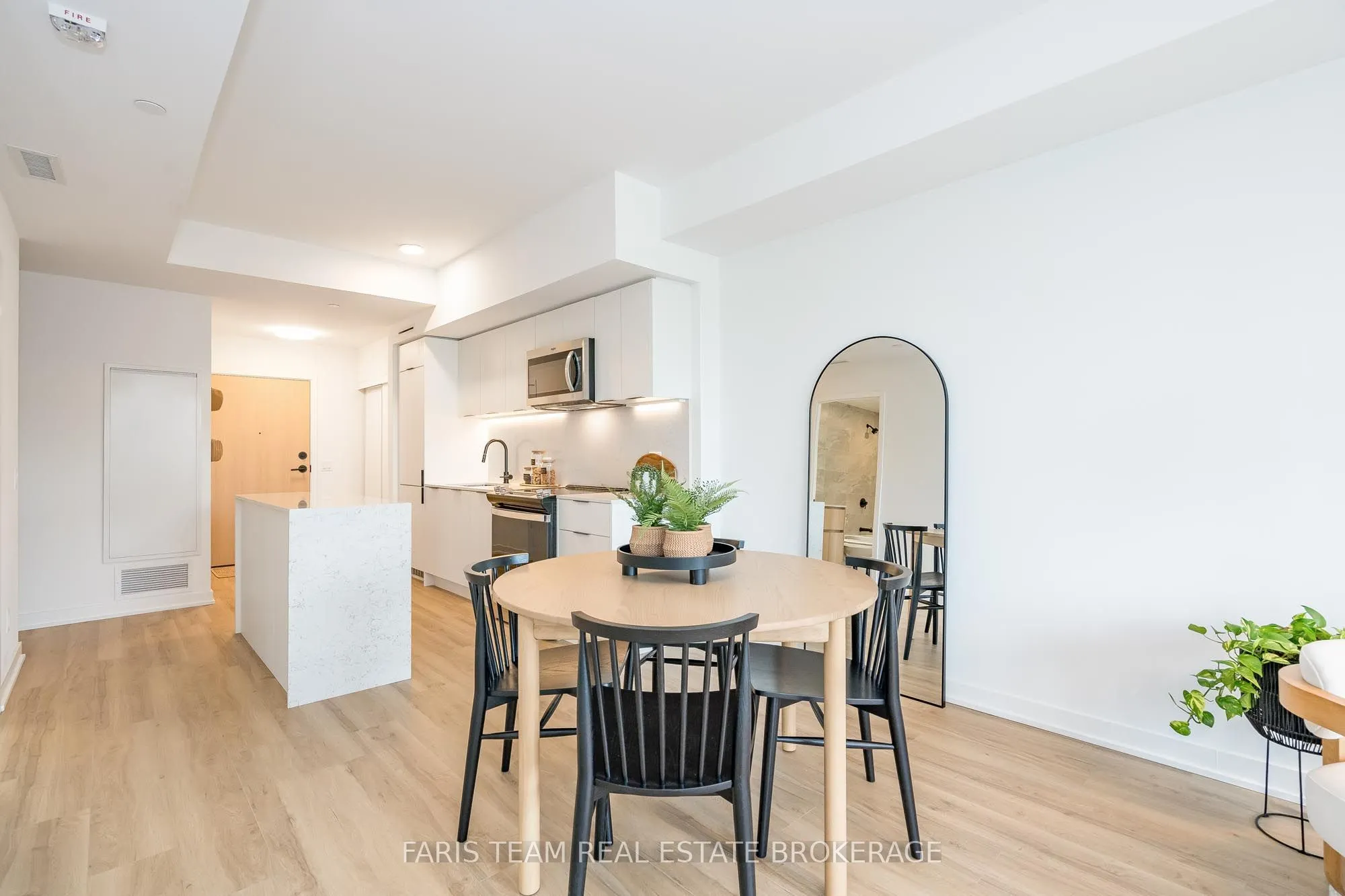 31 Huron Street #209
