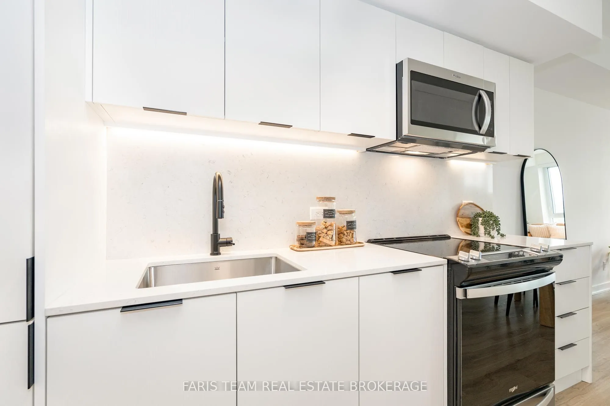 31 Huron Street #209