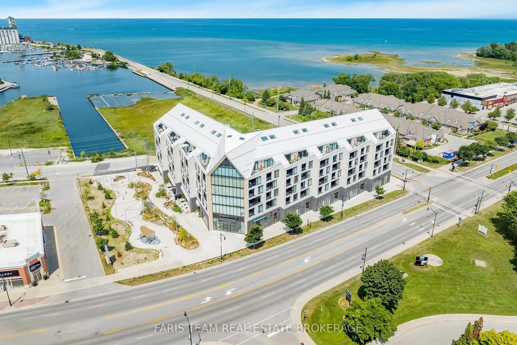 31 Huron Street #412