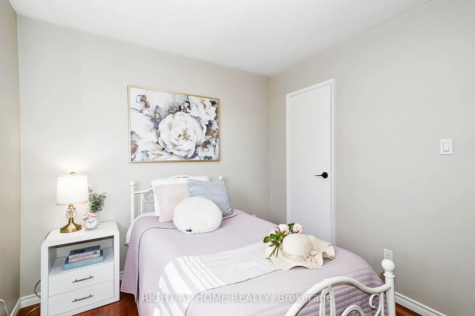 1059 Glen Mhor Crescent