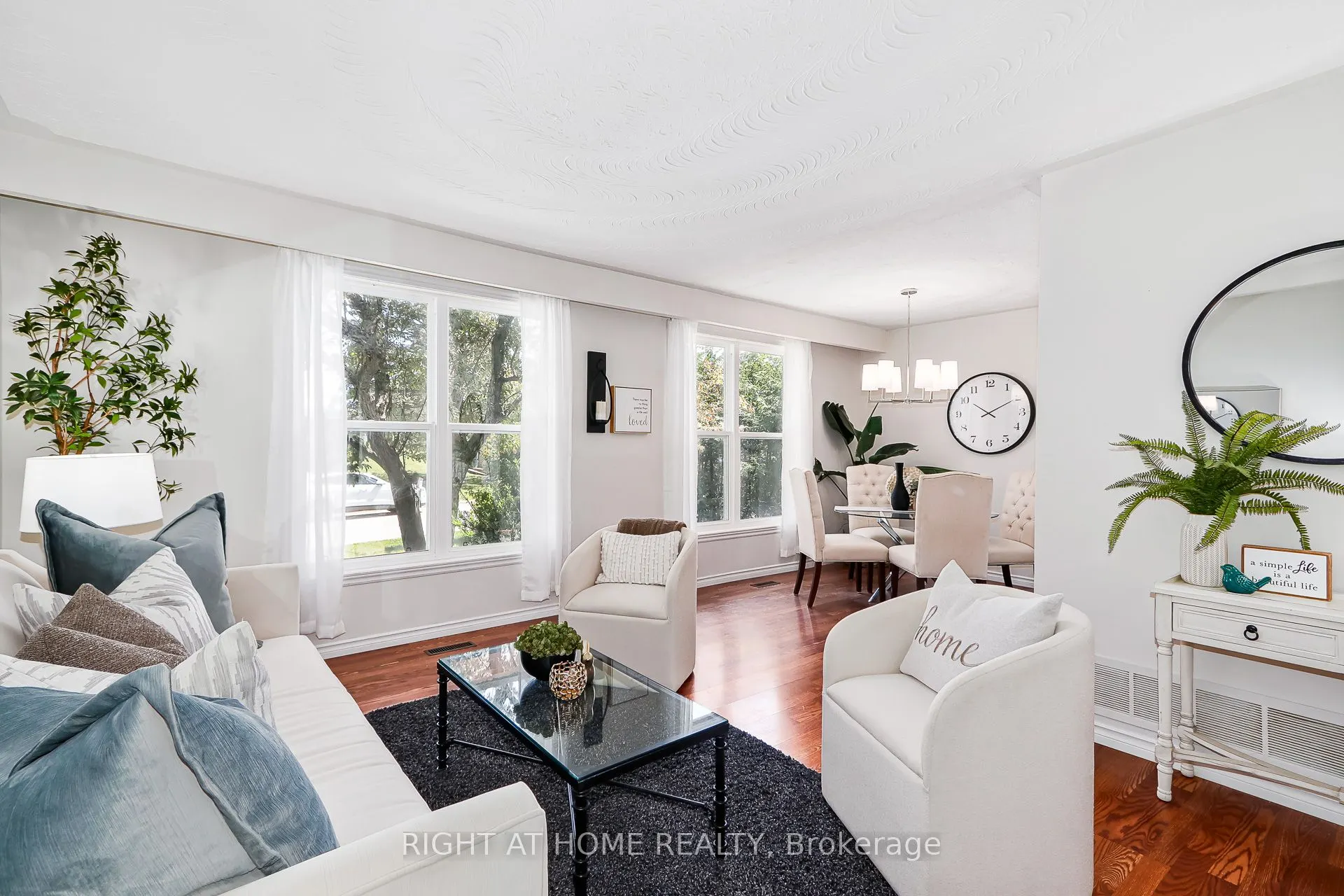 1059 Glen Mhor Crescent