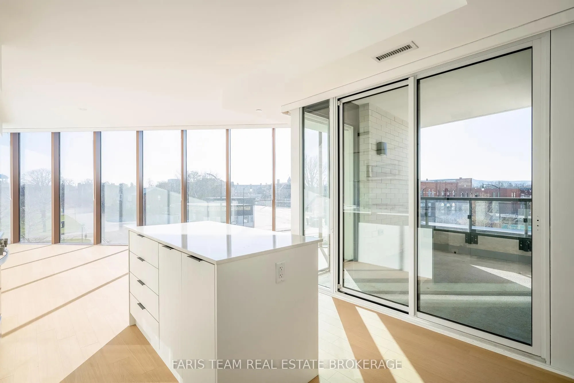 31 Huron Street #216