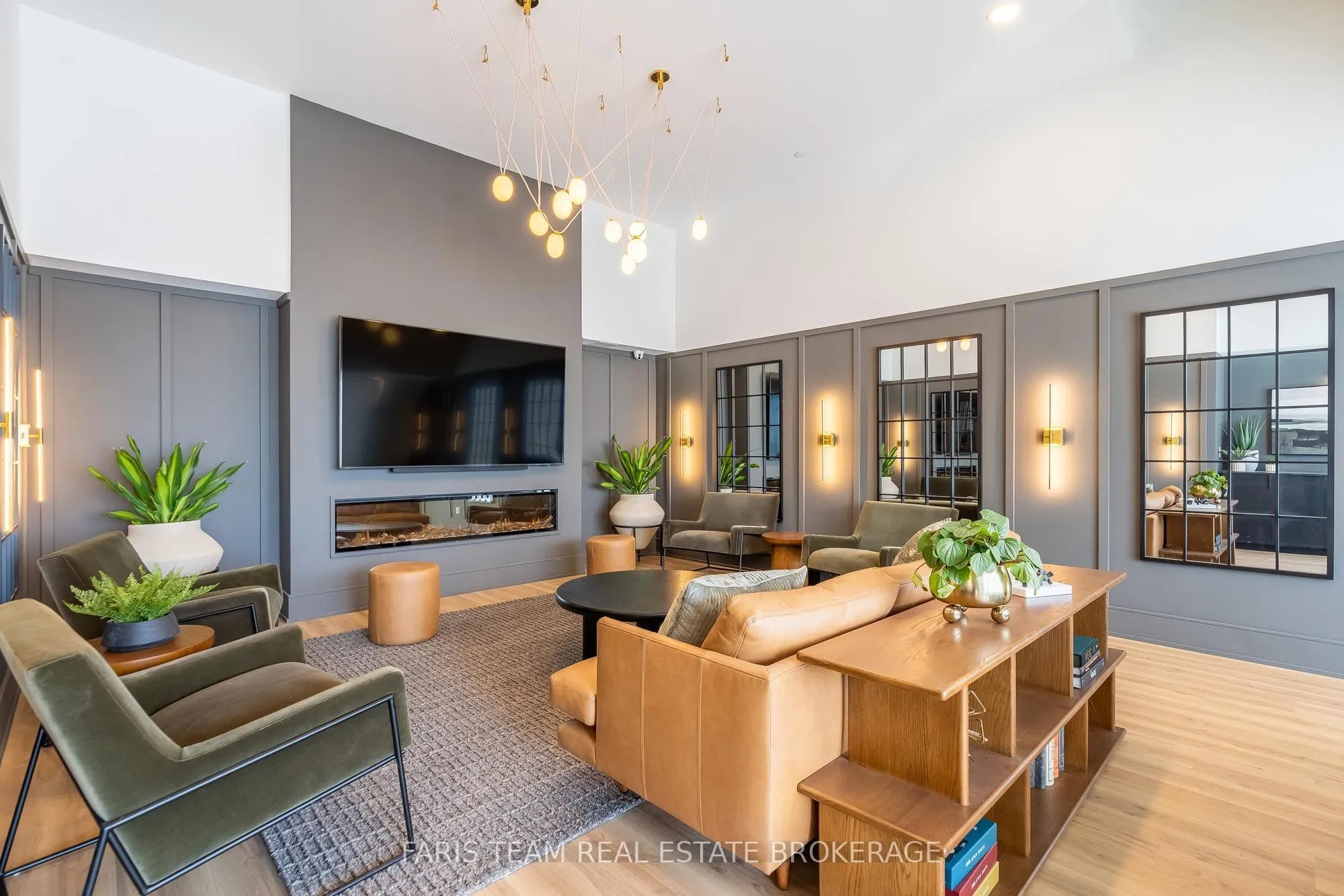 31 Huron Street #216