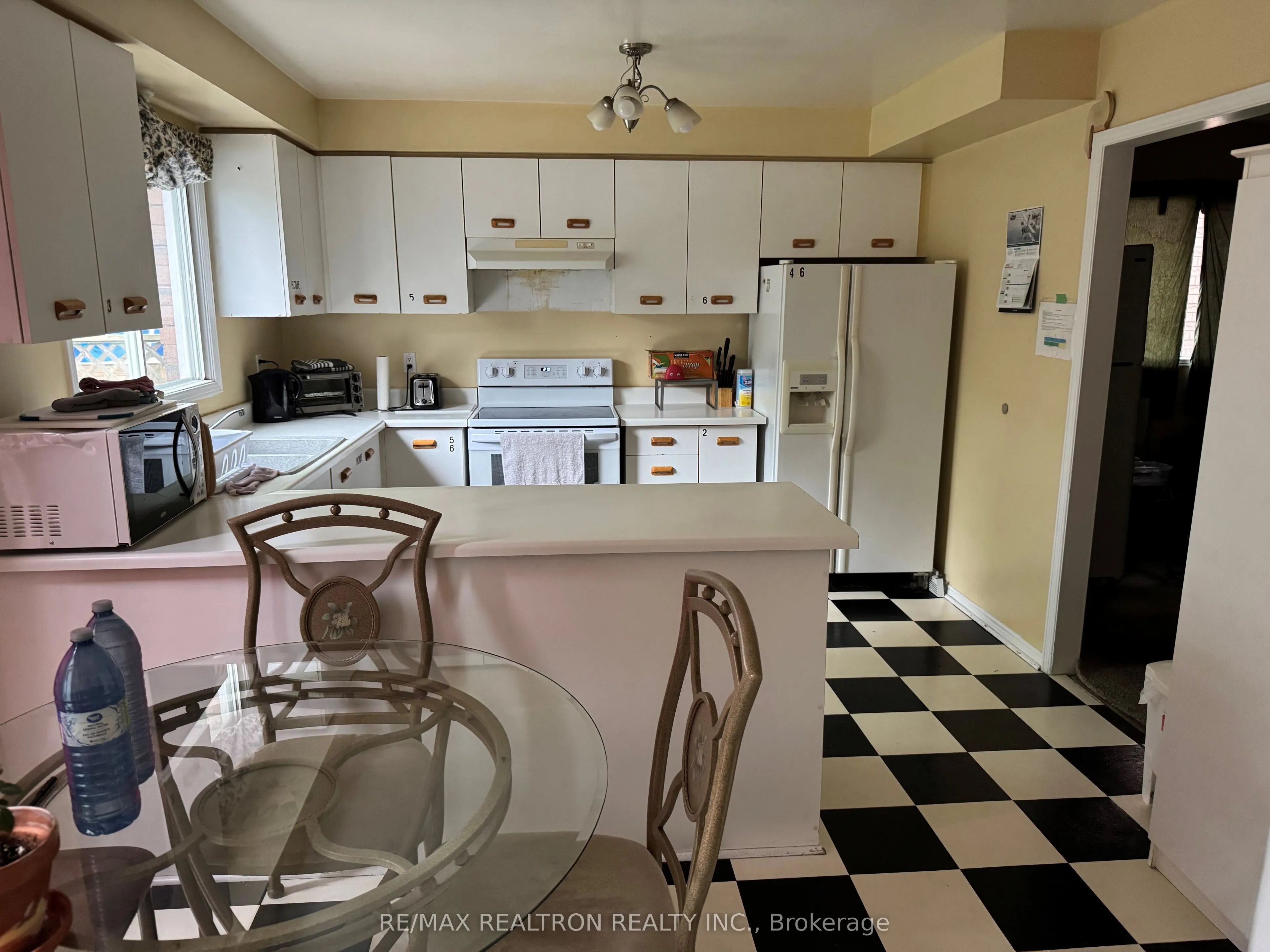 253 Hickling Trail