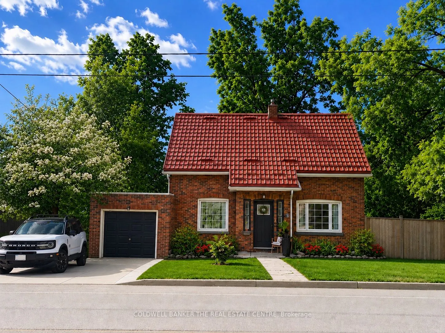 35 Grove Street E