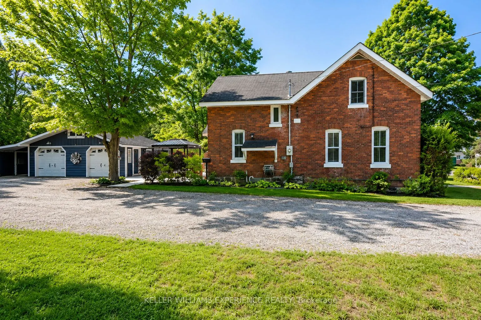 15 LEONARD Avenue