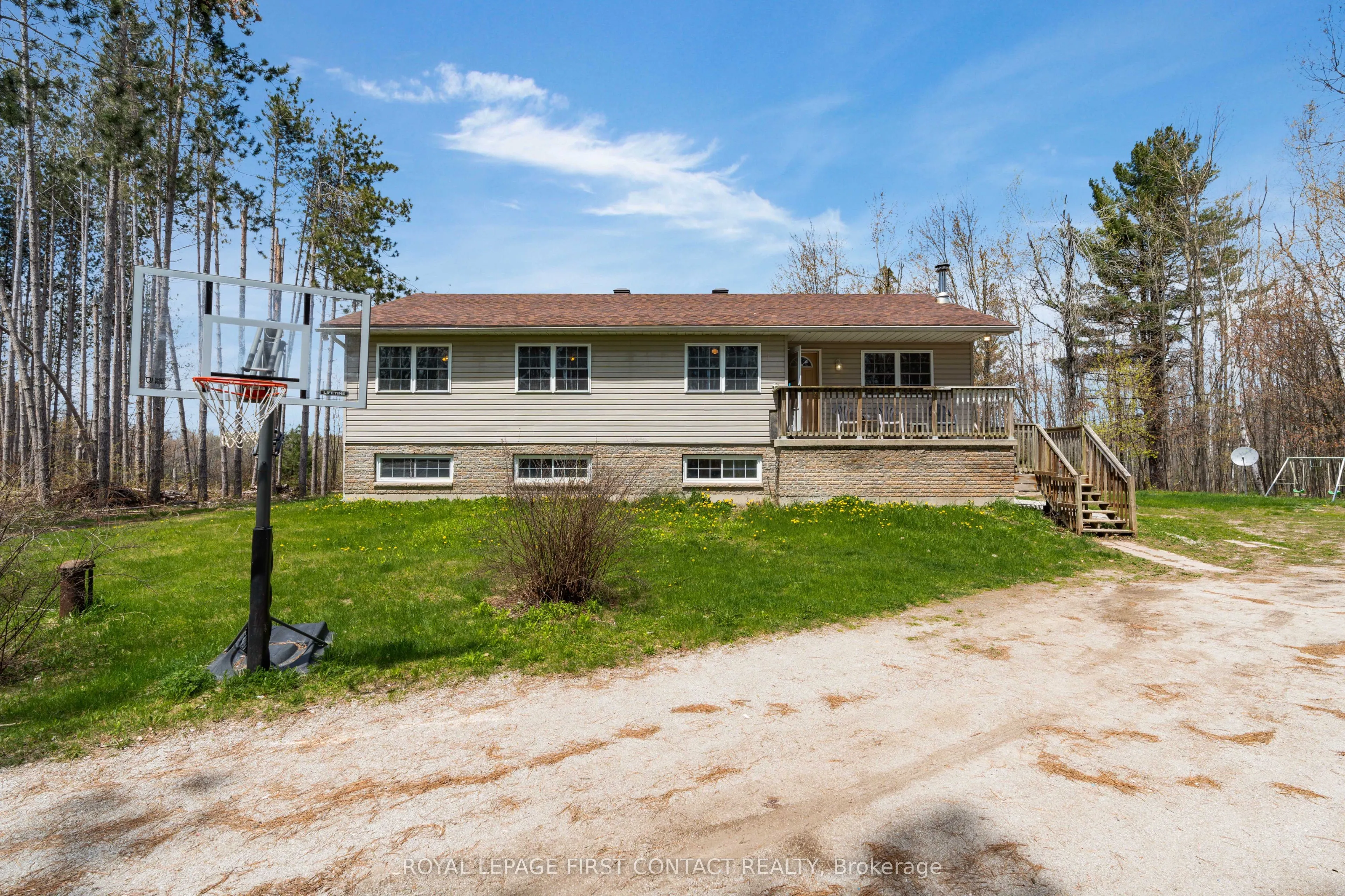 2228 Monck Road