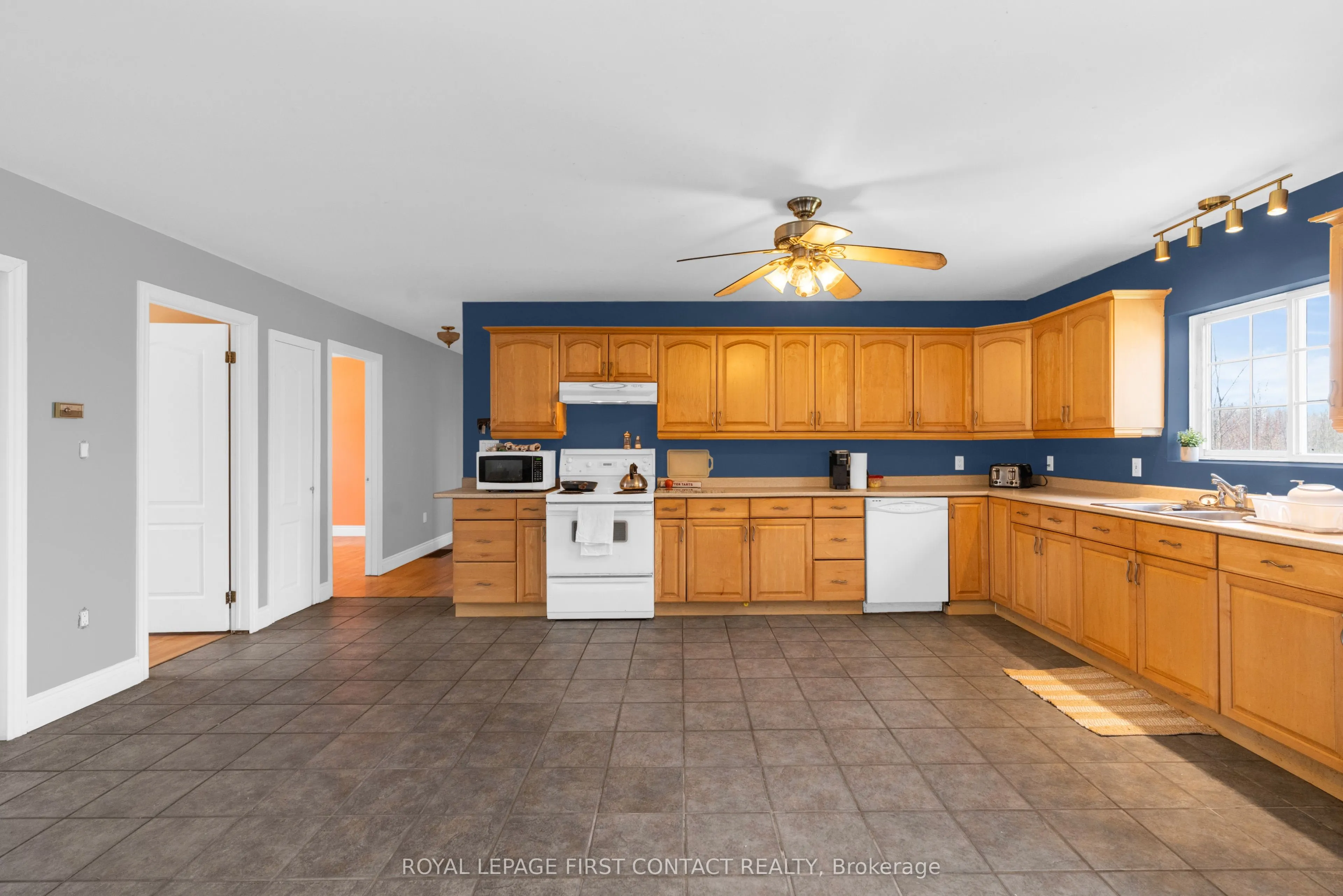 2228 Monck Road