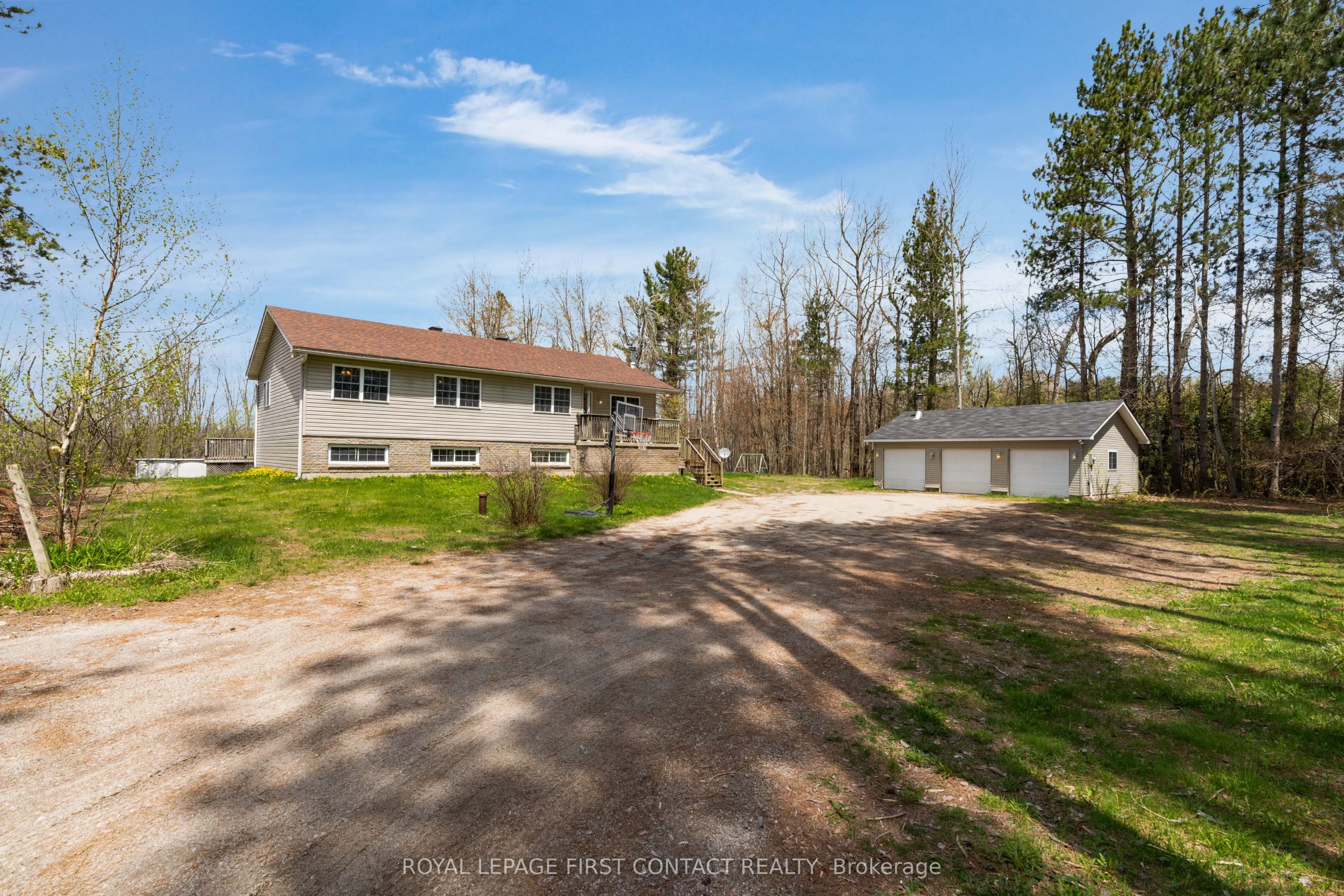 2228 Monck Road