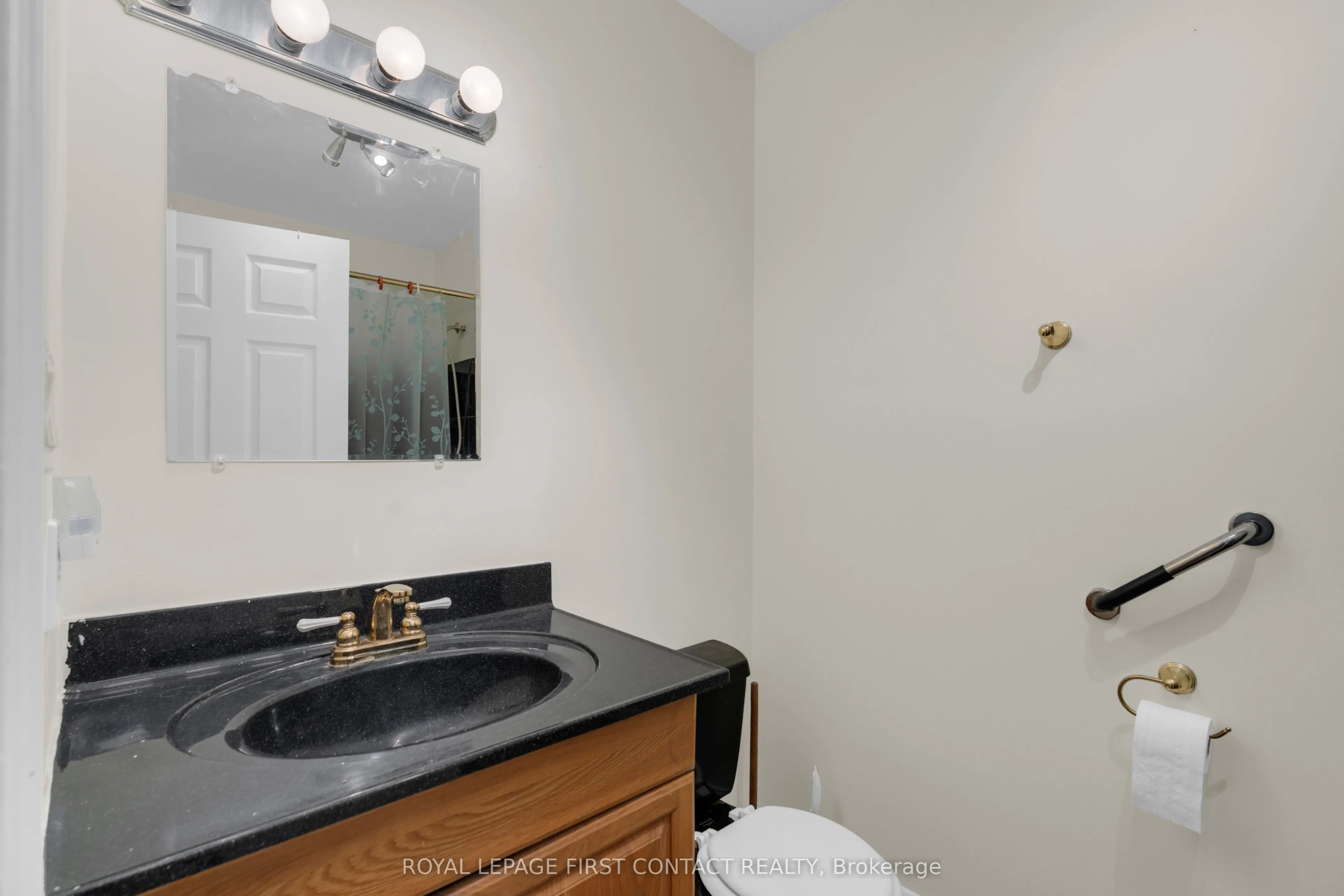 2228 Monck Road