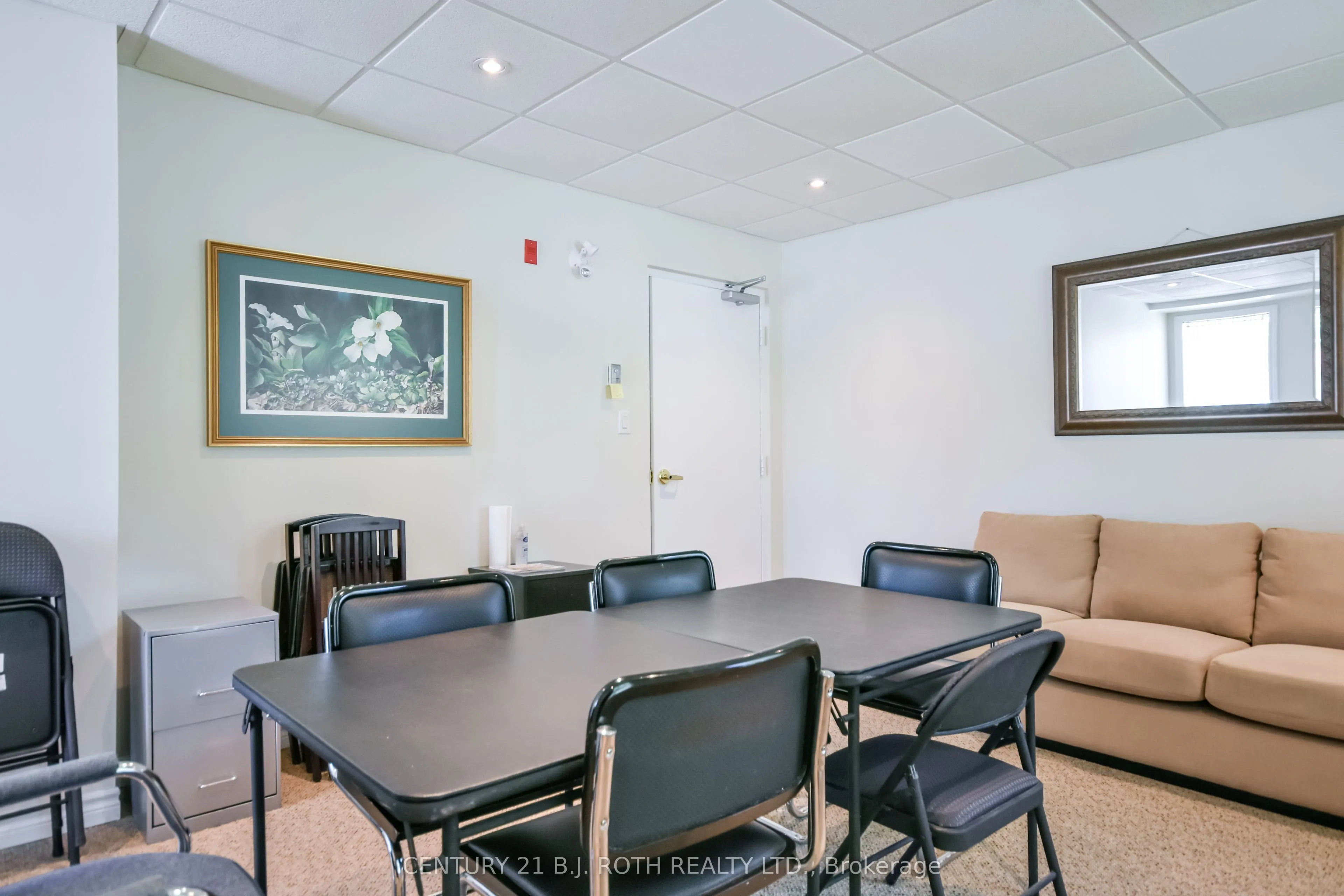 9 Westmount Drive S #Unit 302