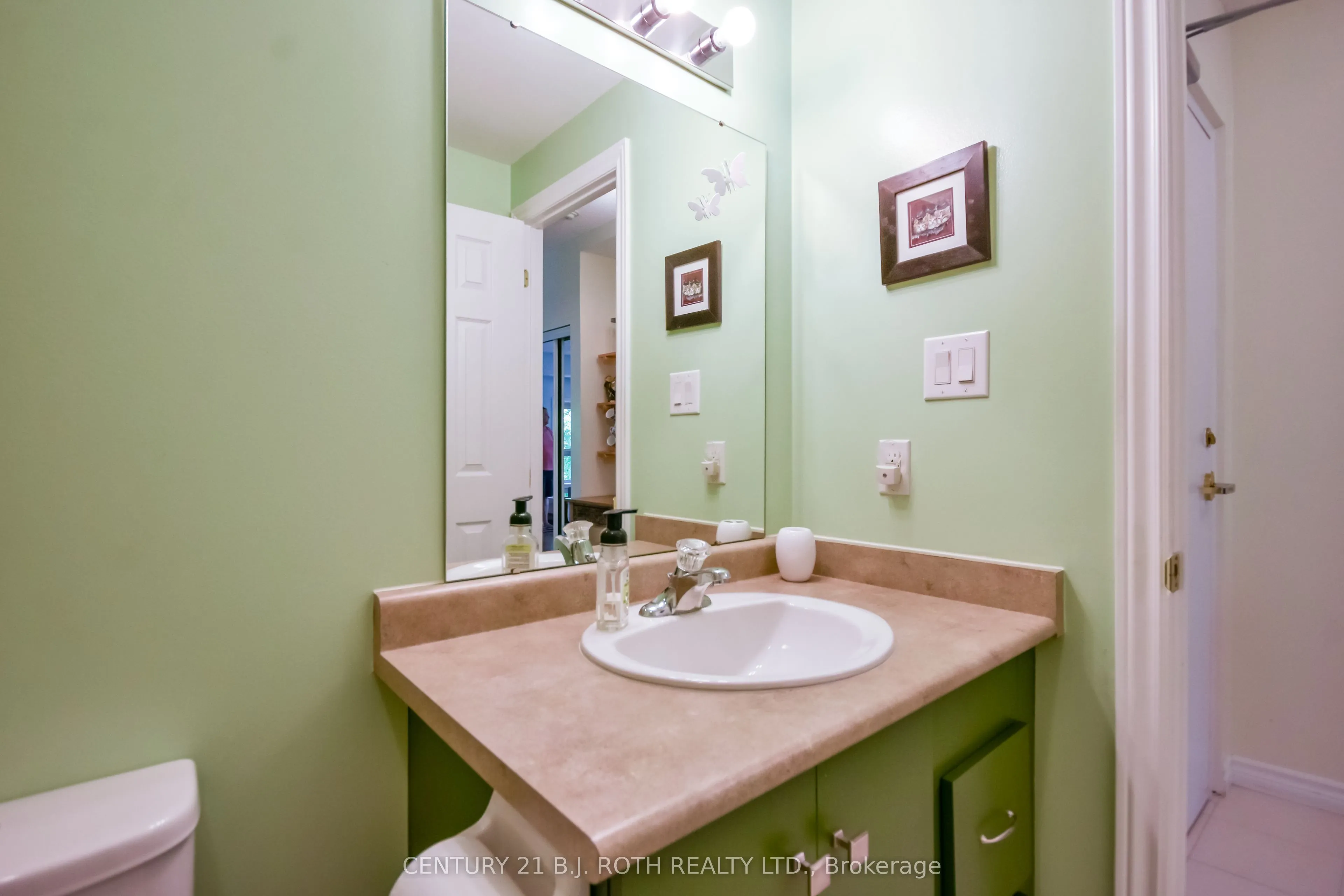 9 Westmount Drive S #Unit 302